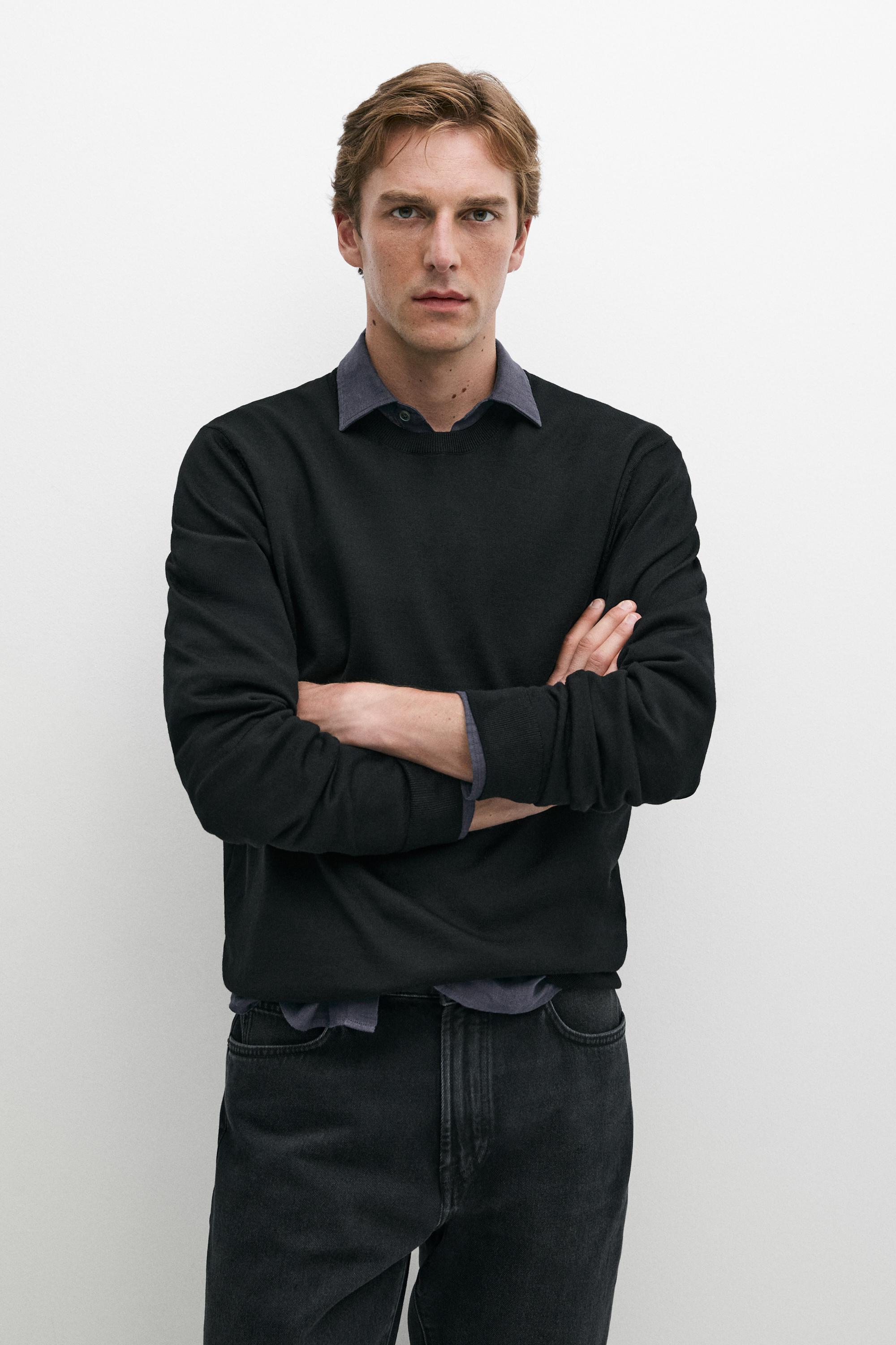 100% merino wool round neck knit sweater Black