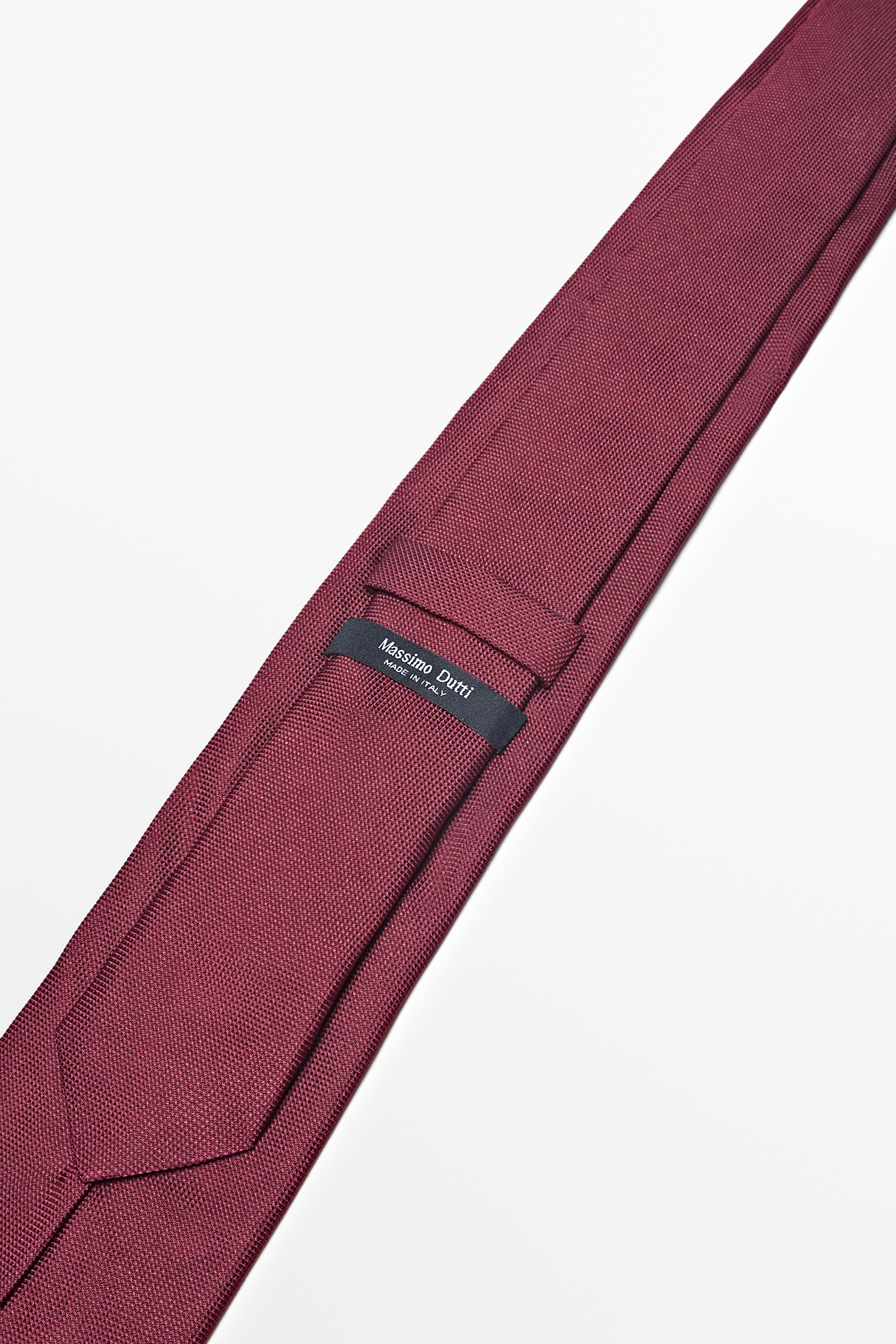 100% silk textured tie Maroon