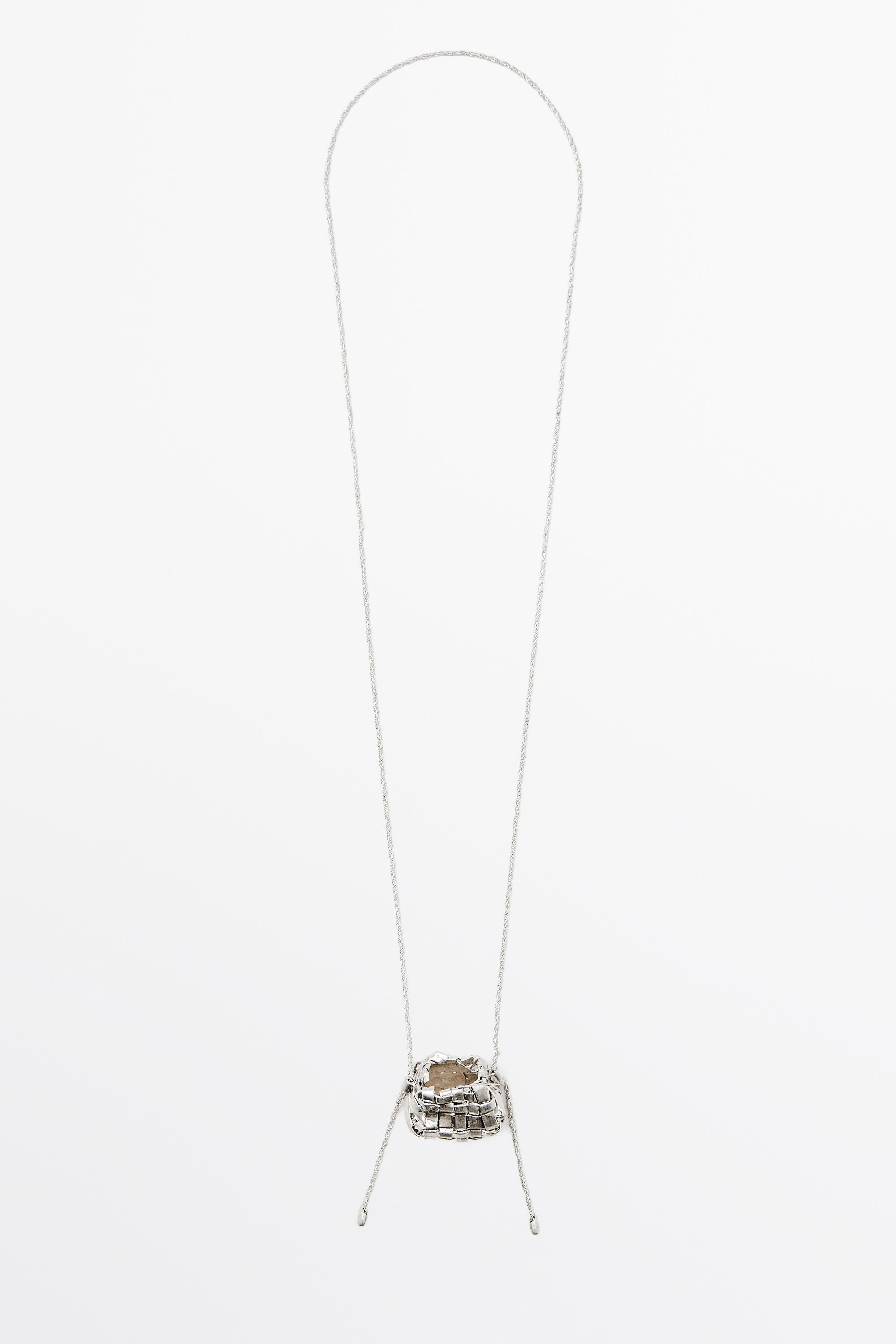 Long necklace with basket piece Silver