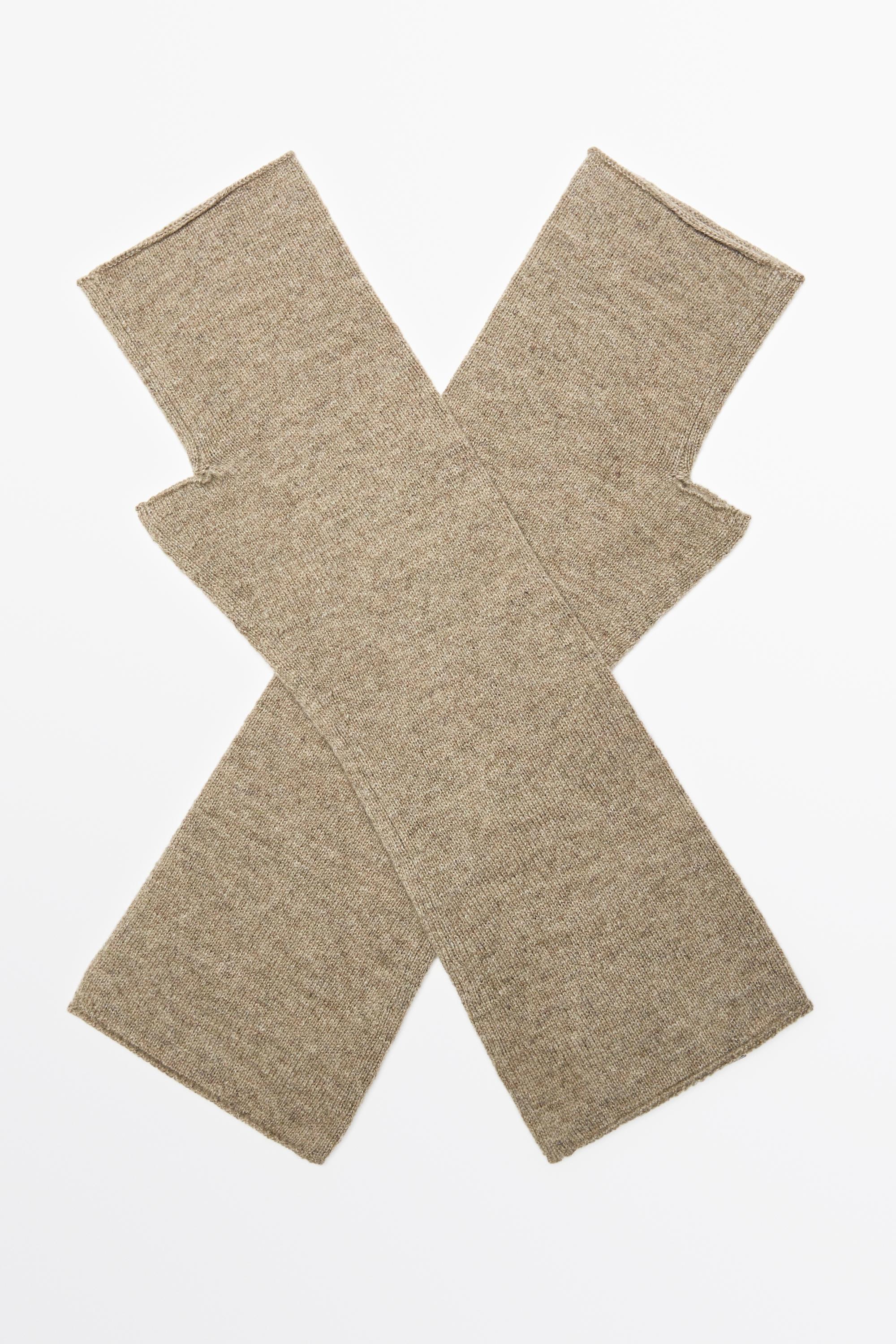 Wool and cashmere knit mittens Washed