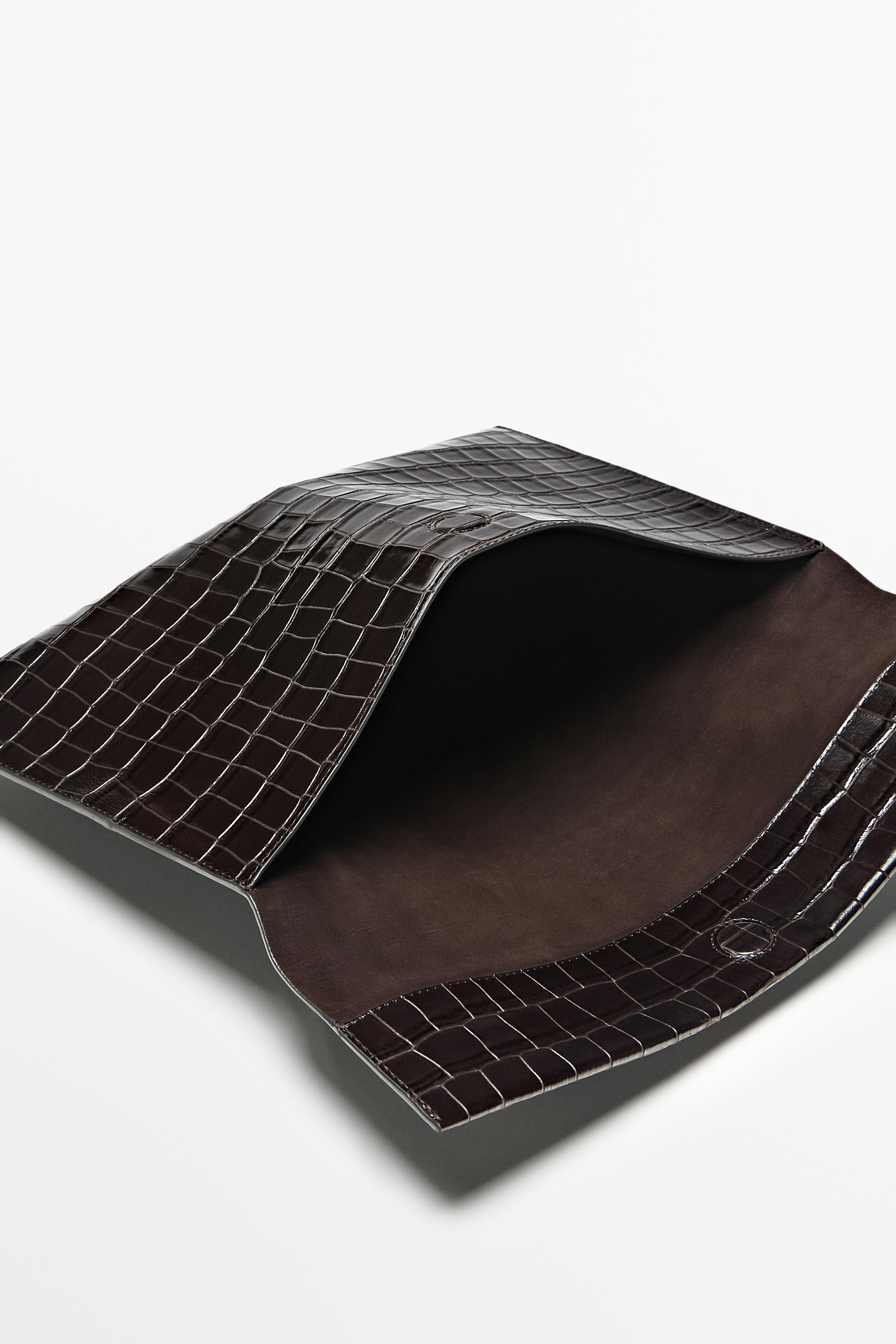 Textured laptop sleeve Brown