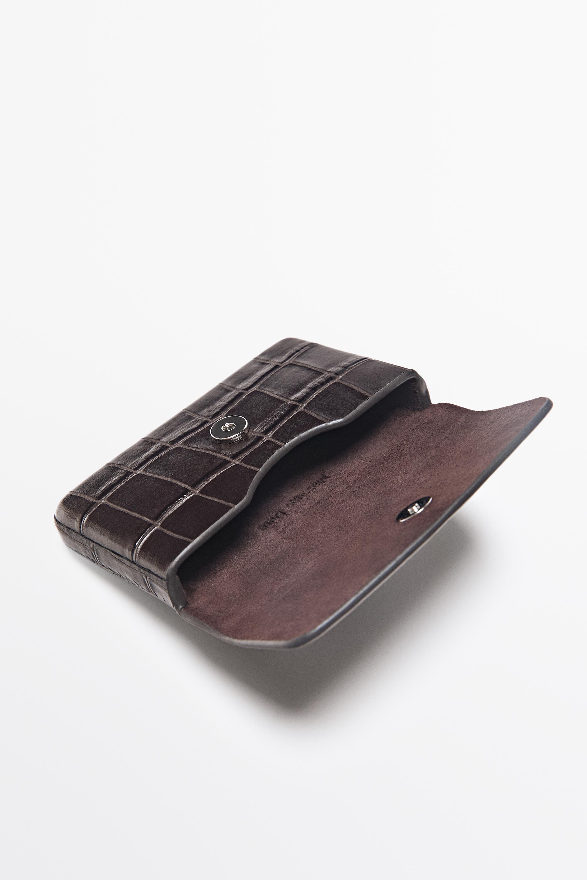 Crocodile-textured leather card holder Brown