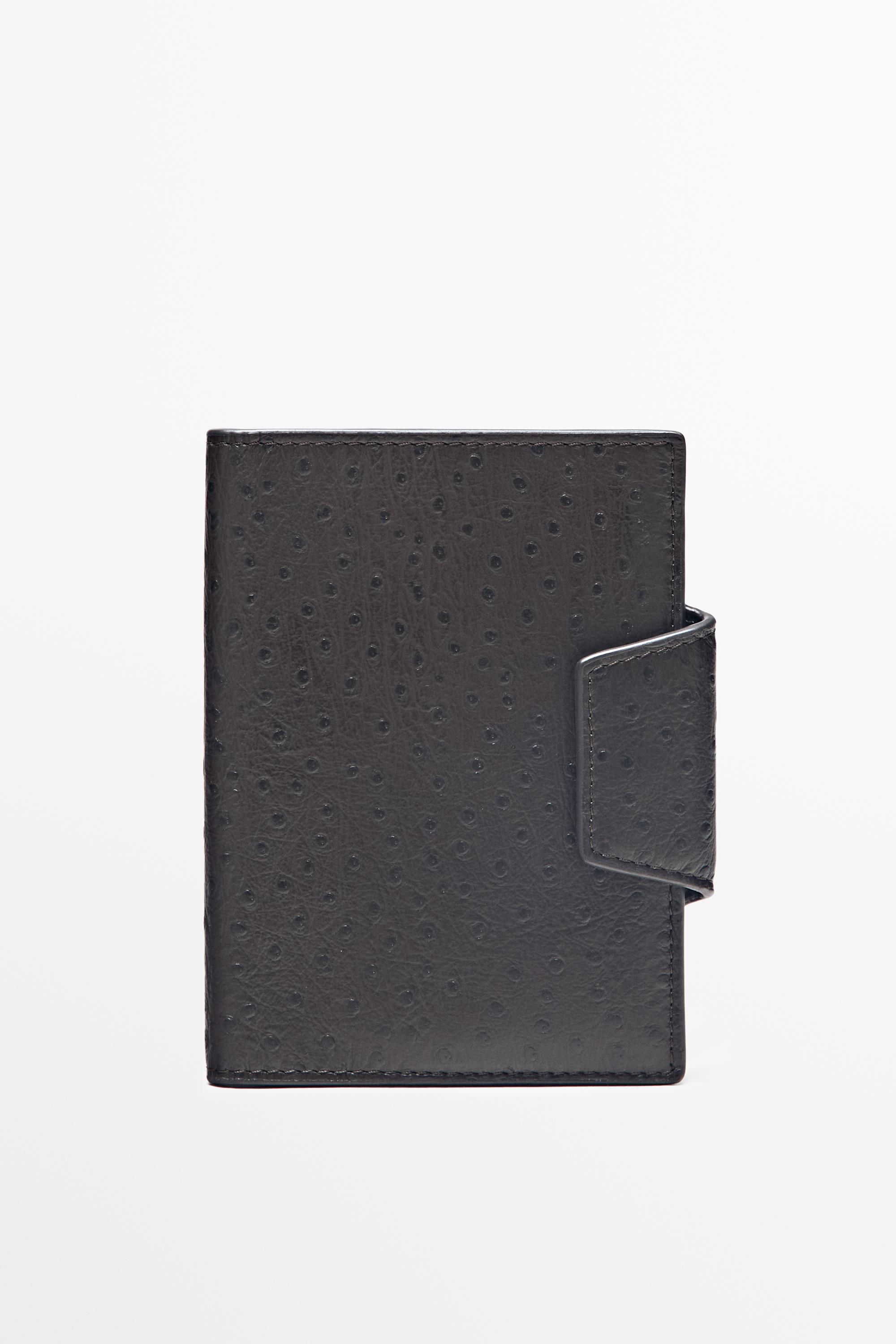 Textured leather passport holder Brown