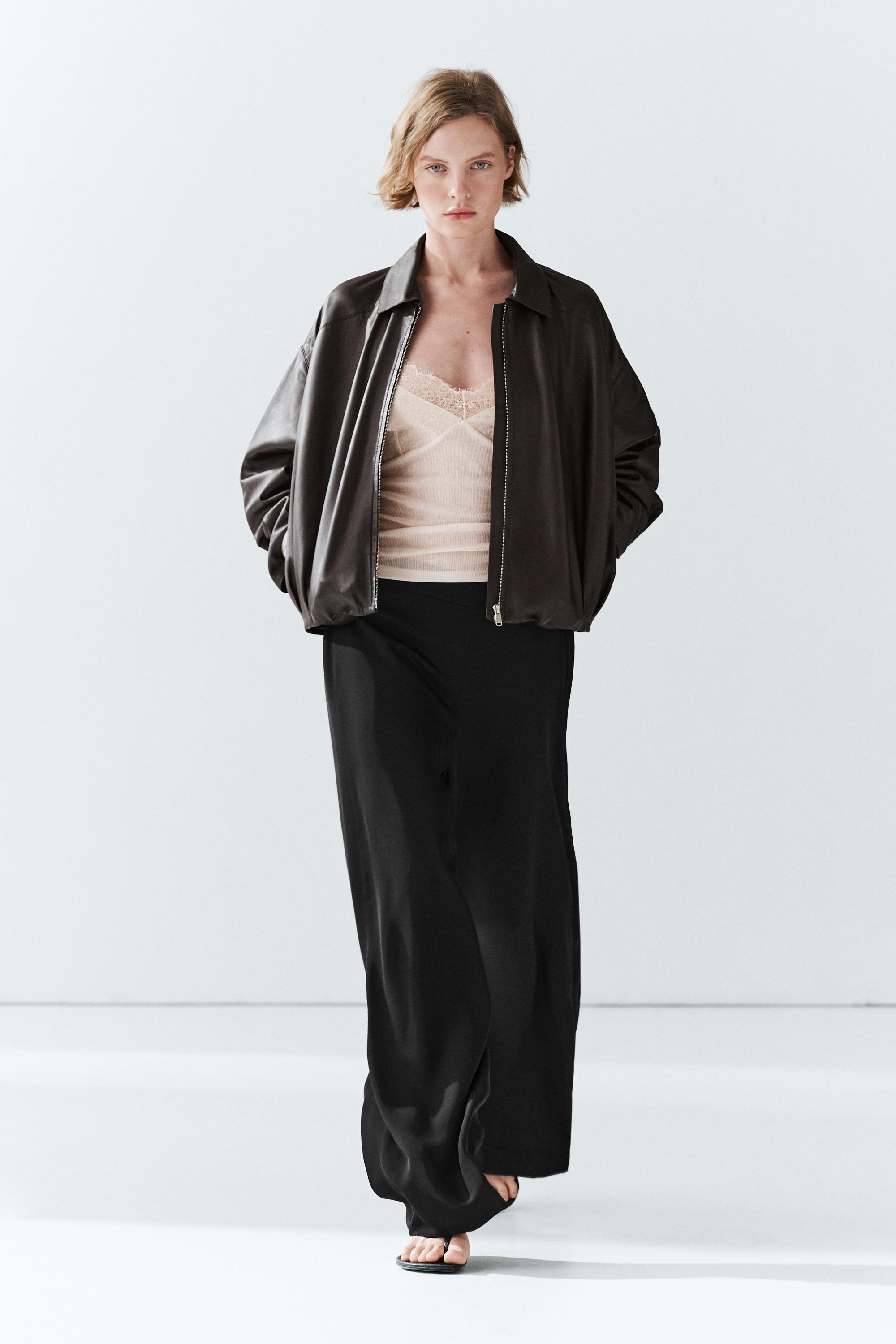 Straight-leg flowing pants Black
