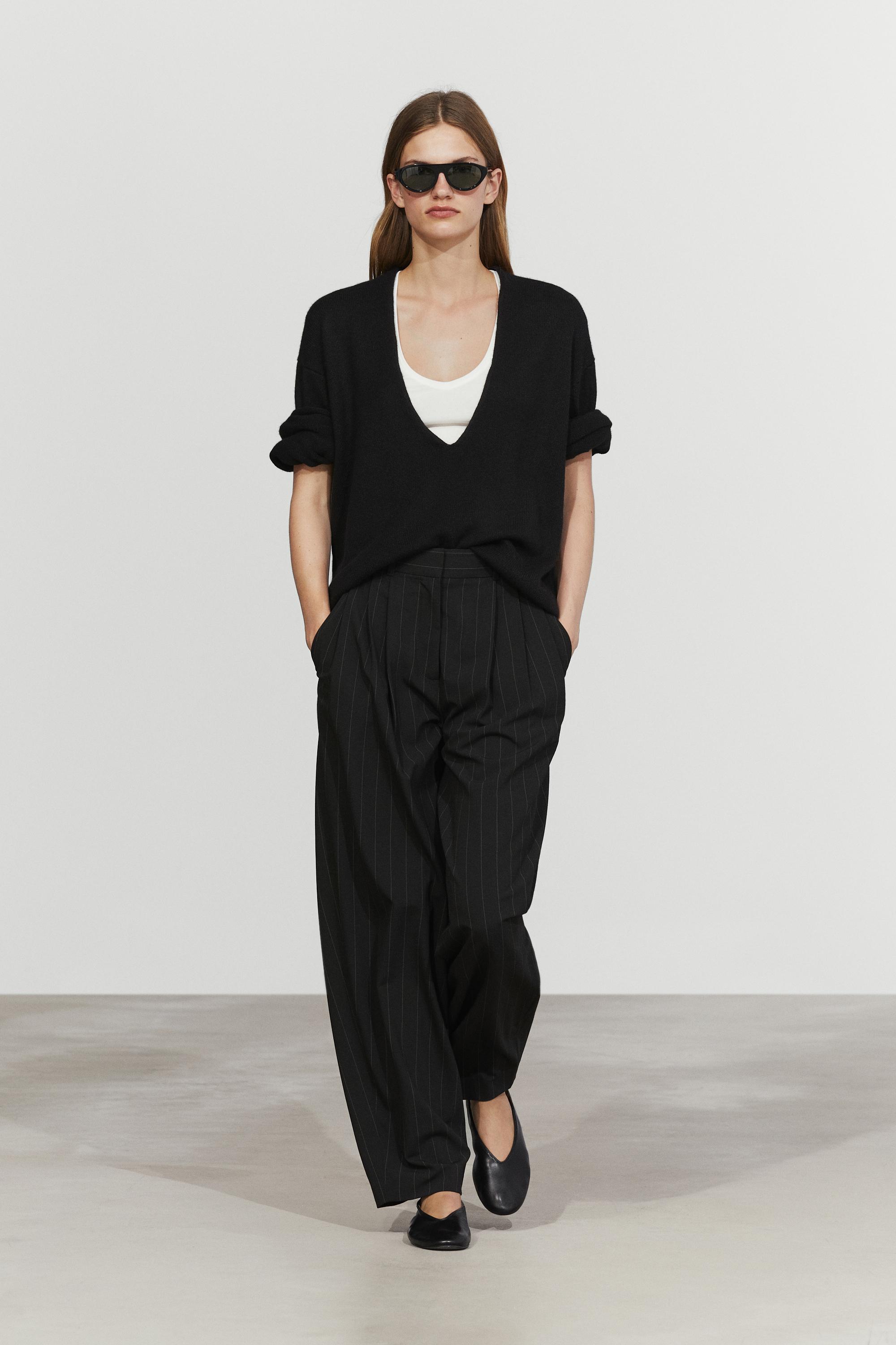 Pinstripe carrot fit pants Black