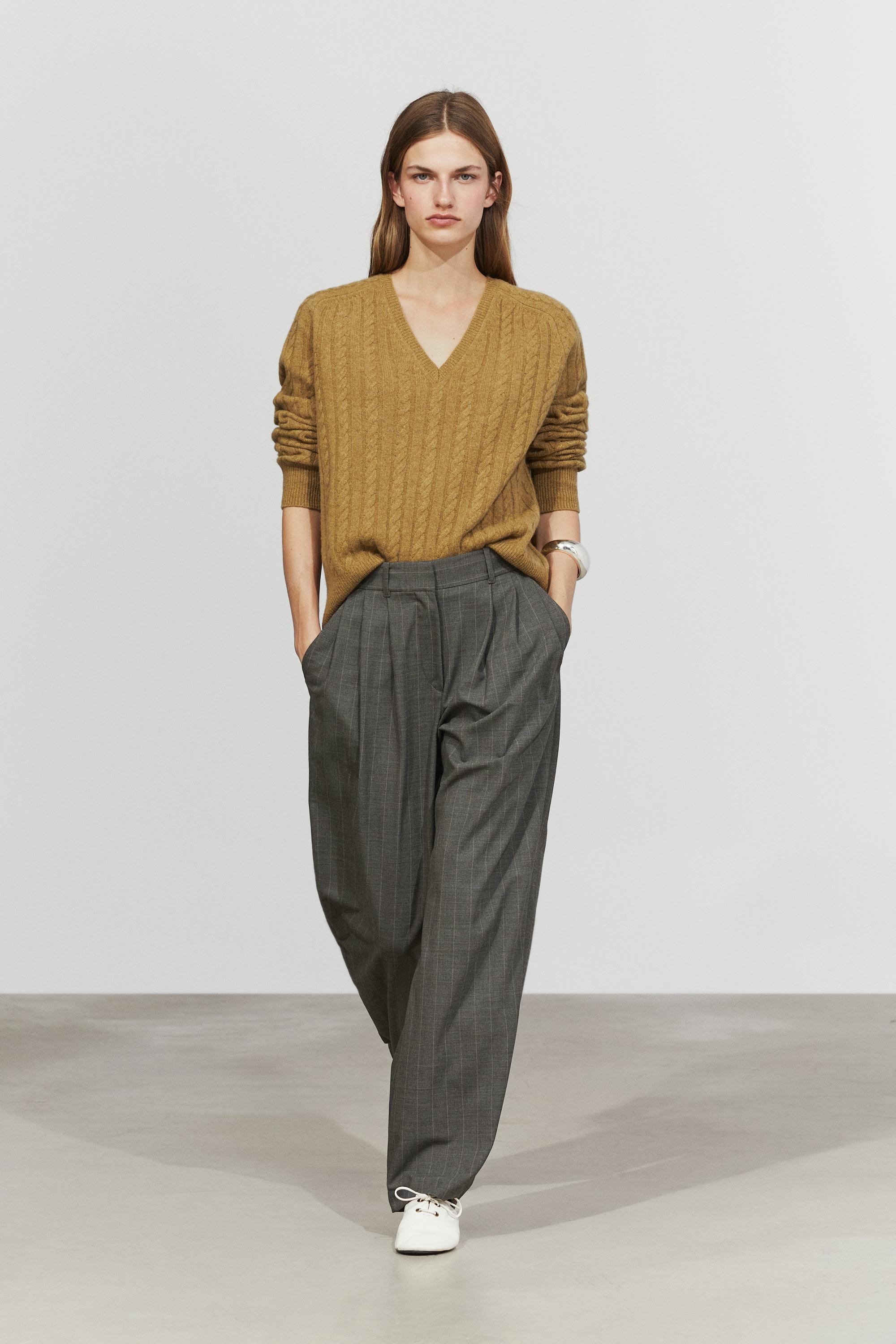 Pinstripe carrot fit pants Charcoal