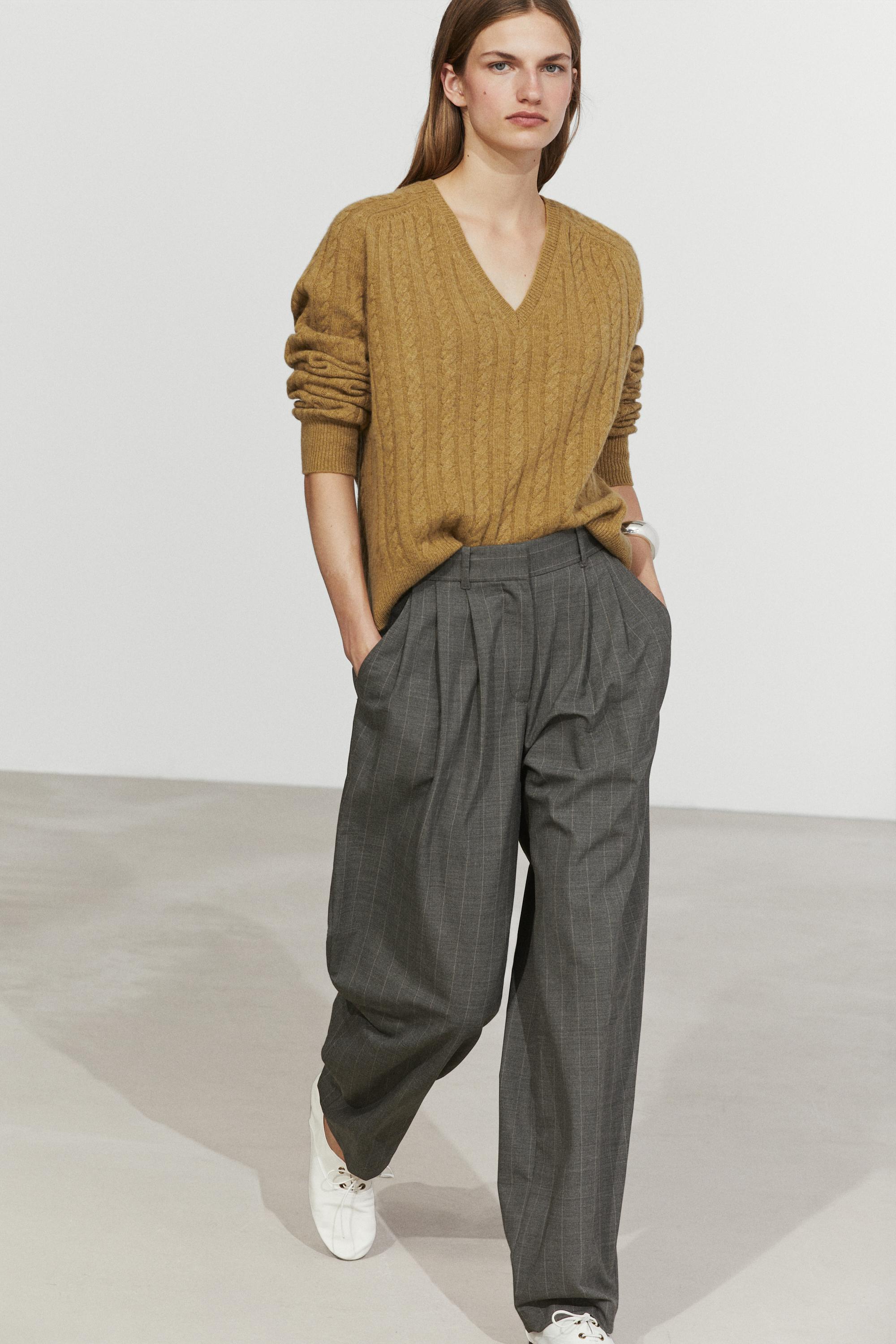 Pinstripe carrot fit pants Charcoal