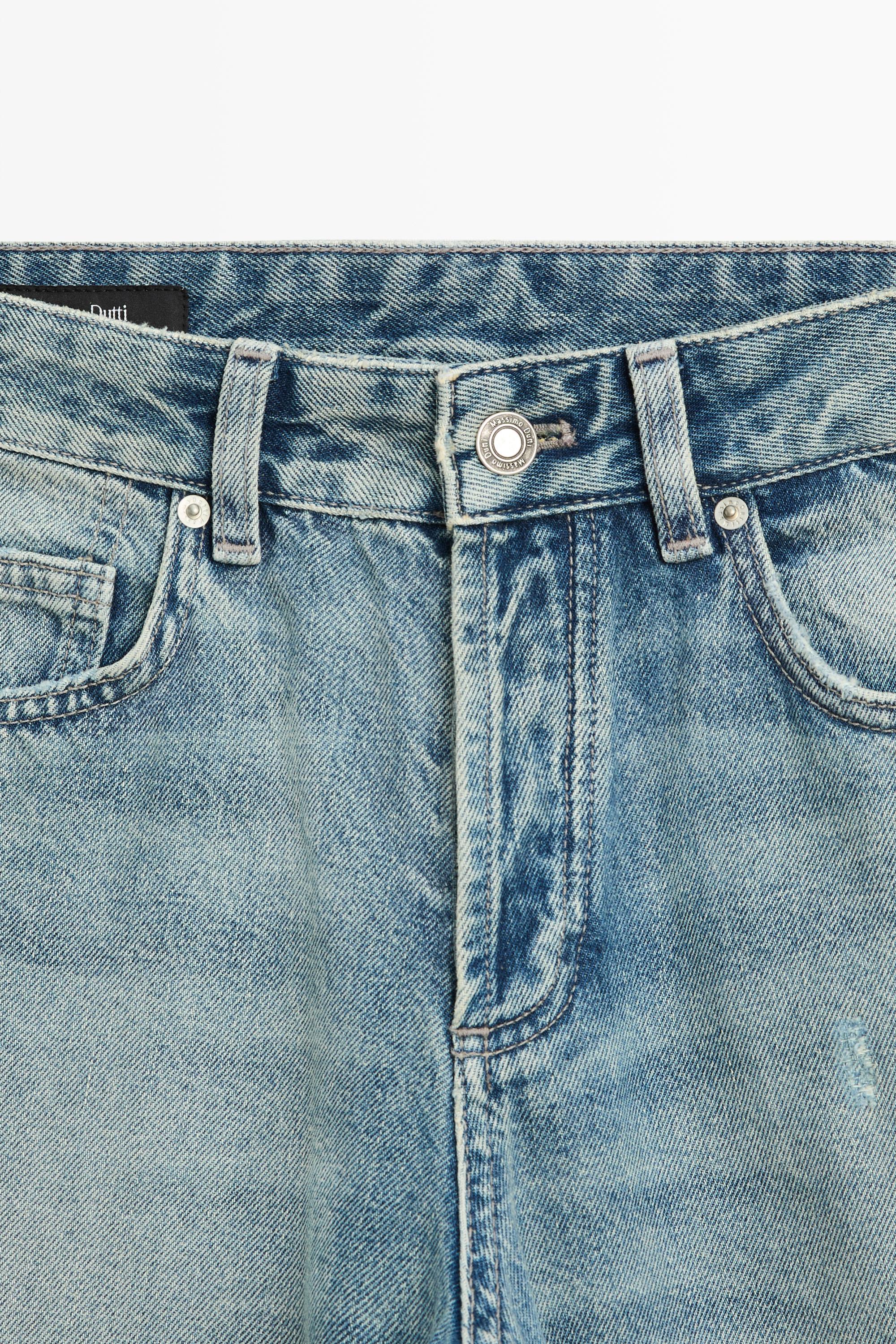 Mid-waist stovepipe jeans with frayed hems Light Blue