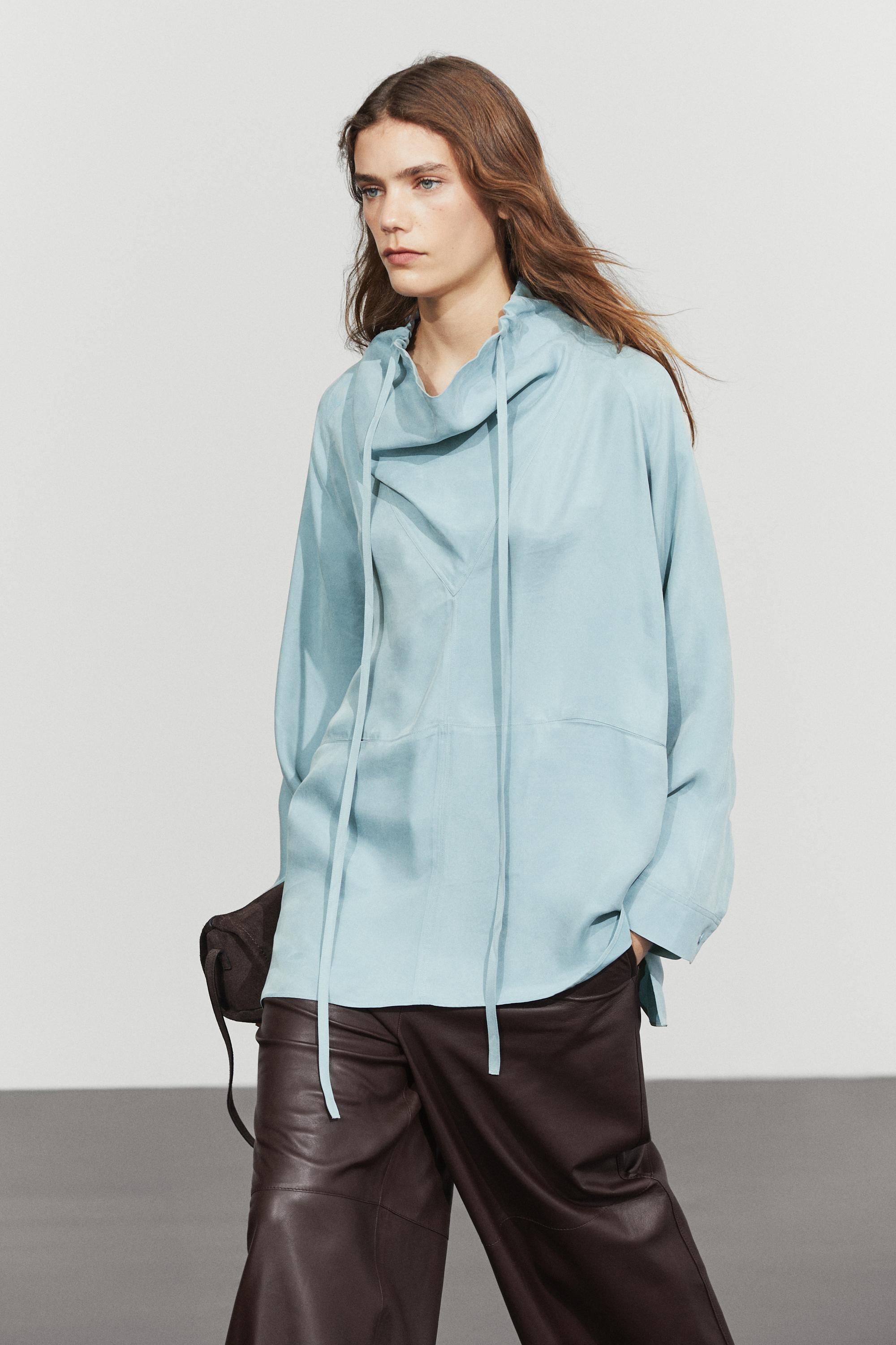 Flowing shirt with high collar and drawstring detail Grey Blue
