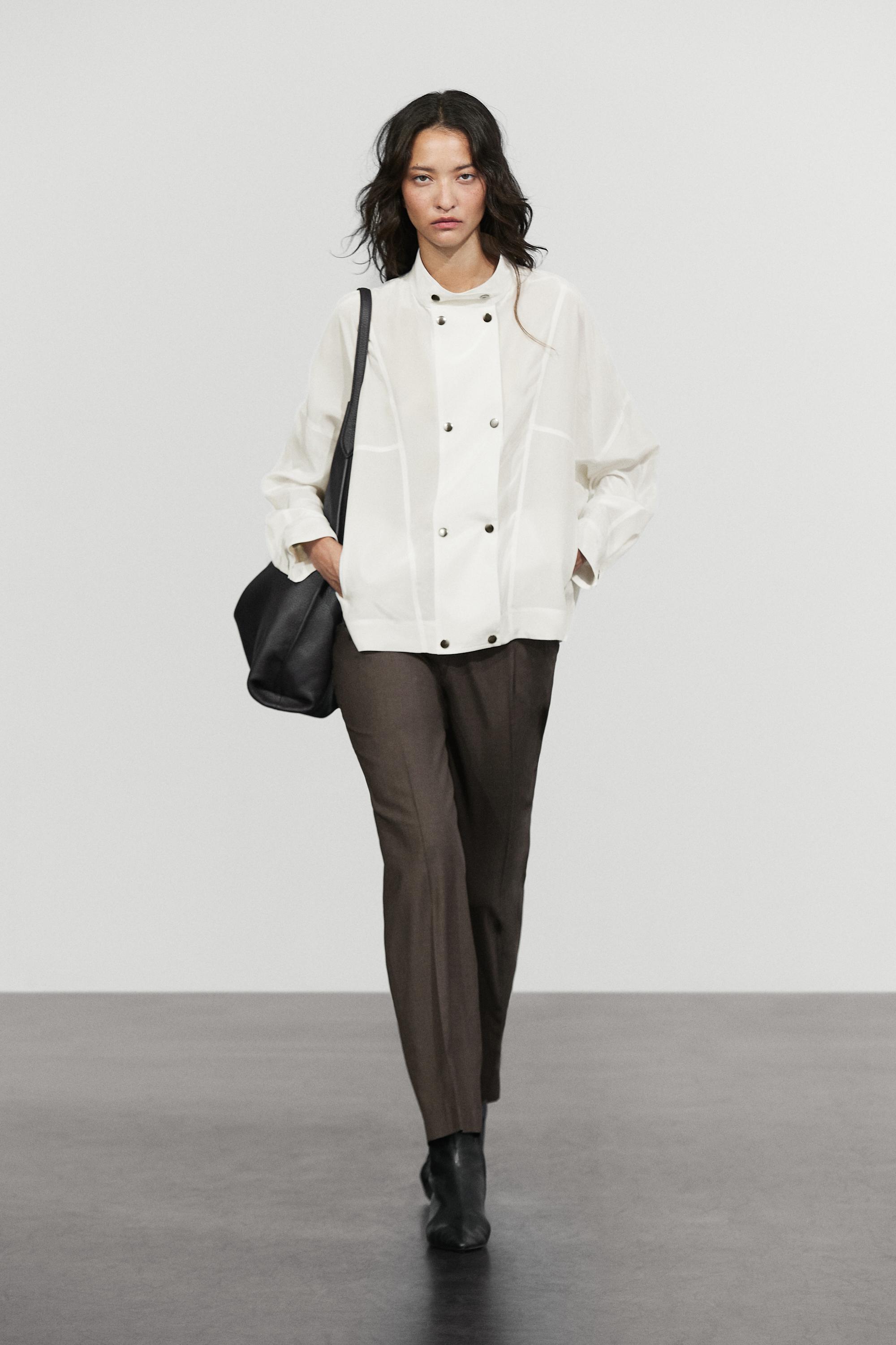 Snap-button stand collar shirt Cream