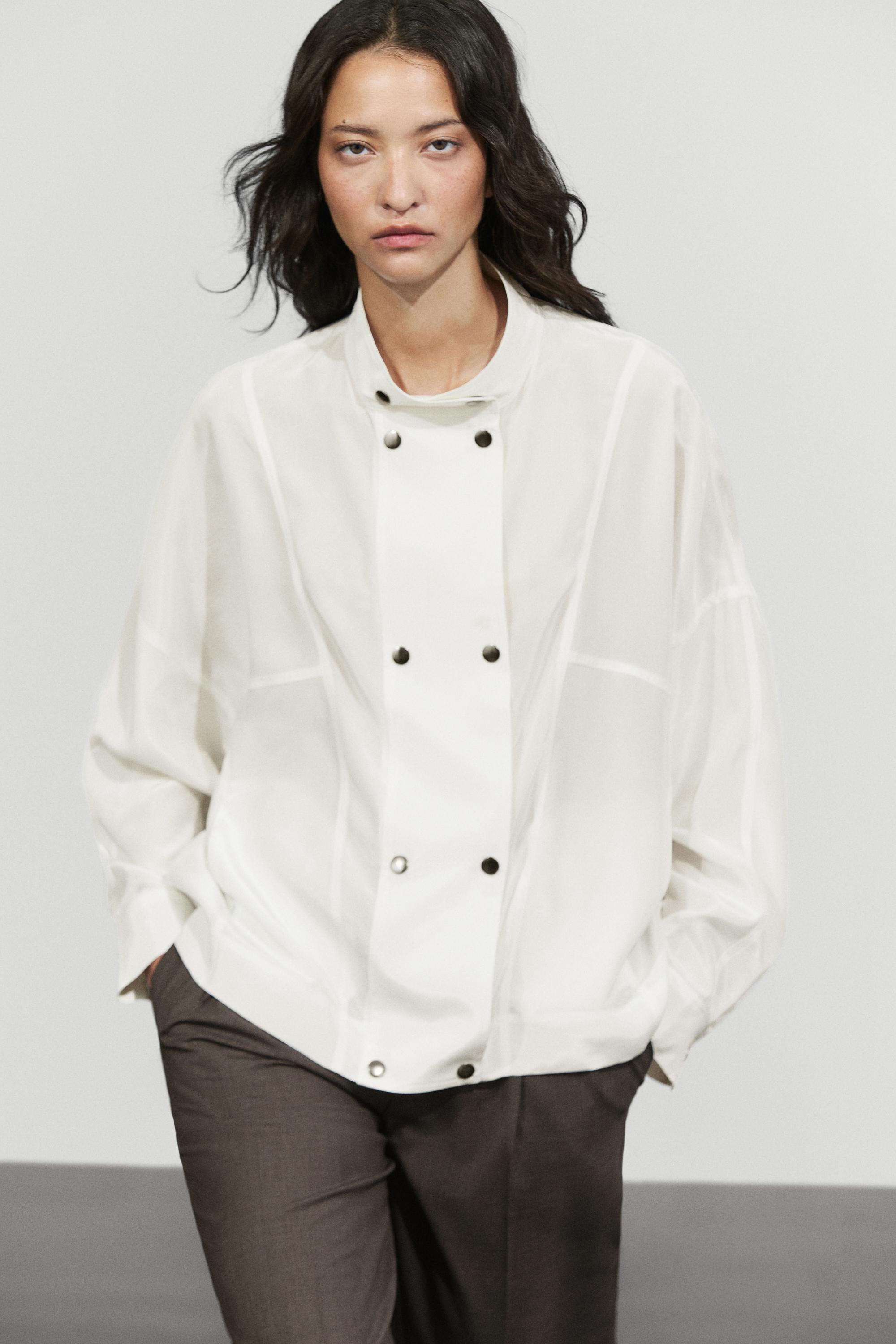 Snap-button stand collar shirt Cream