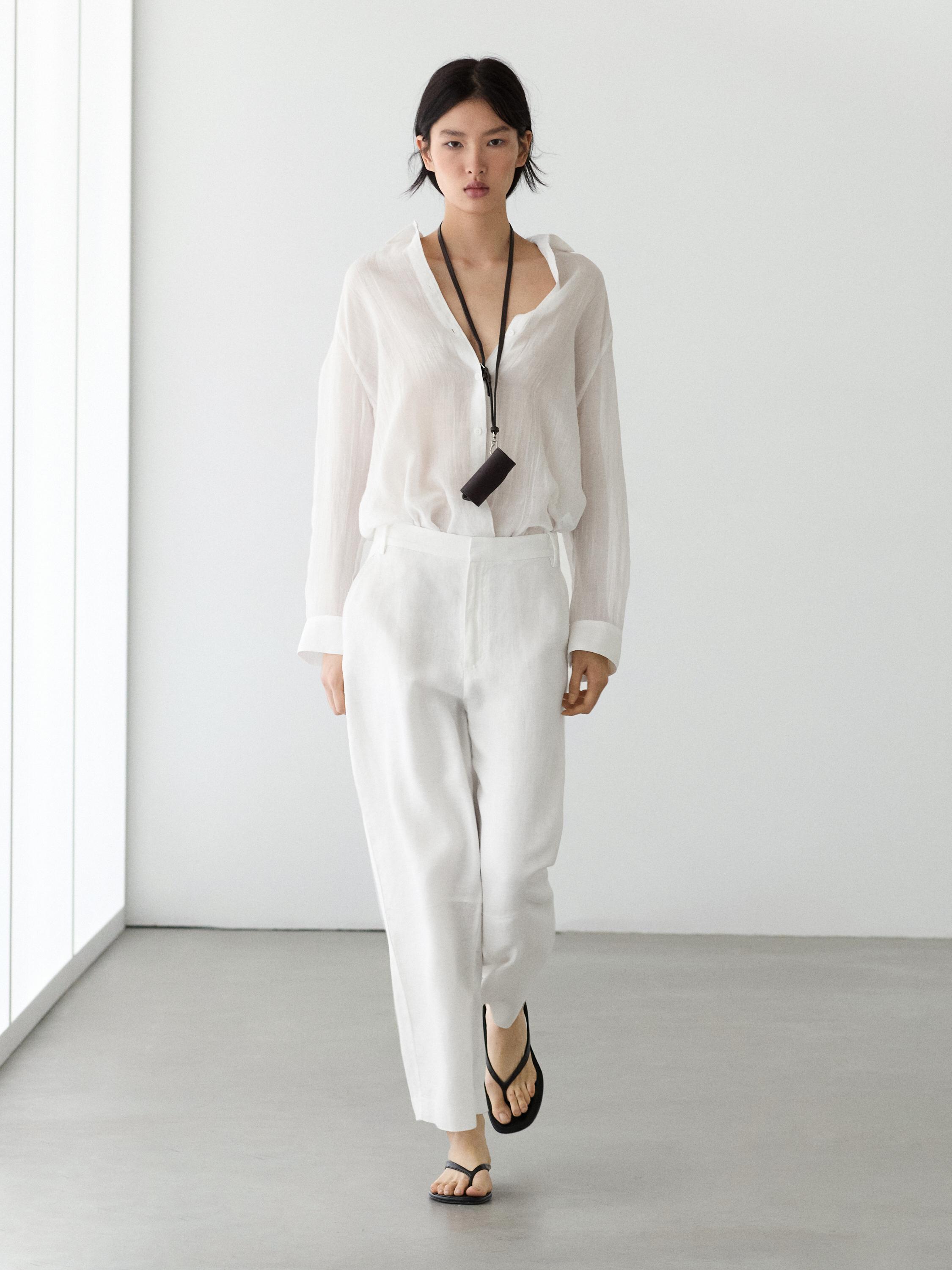 Flowing shirt with shirt collar White