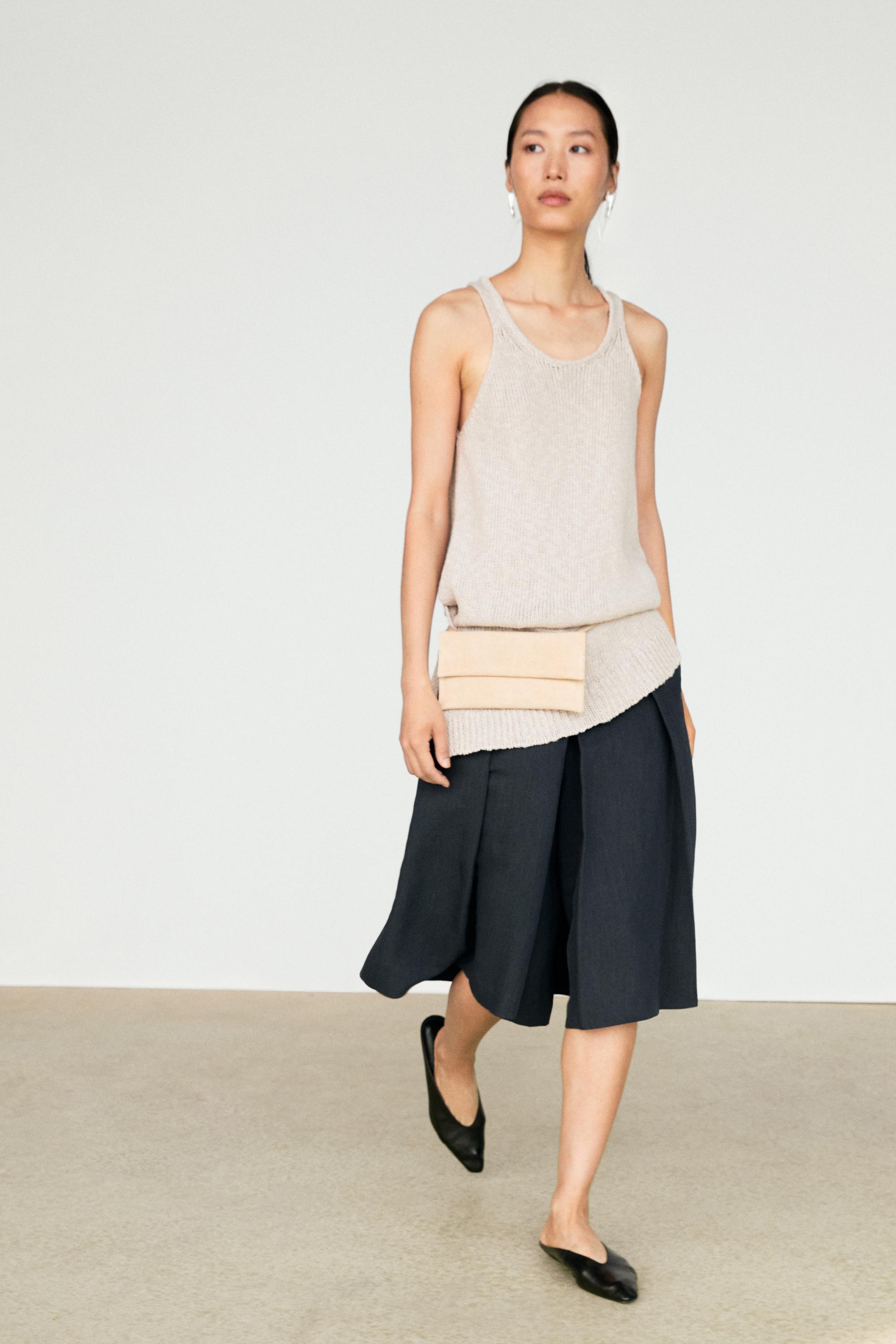 Linen blend Bermuda shorts with pleats Blue