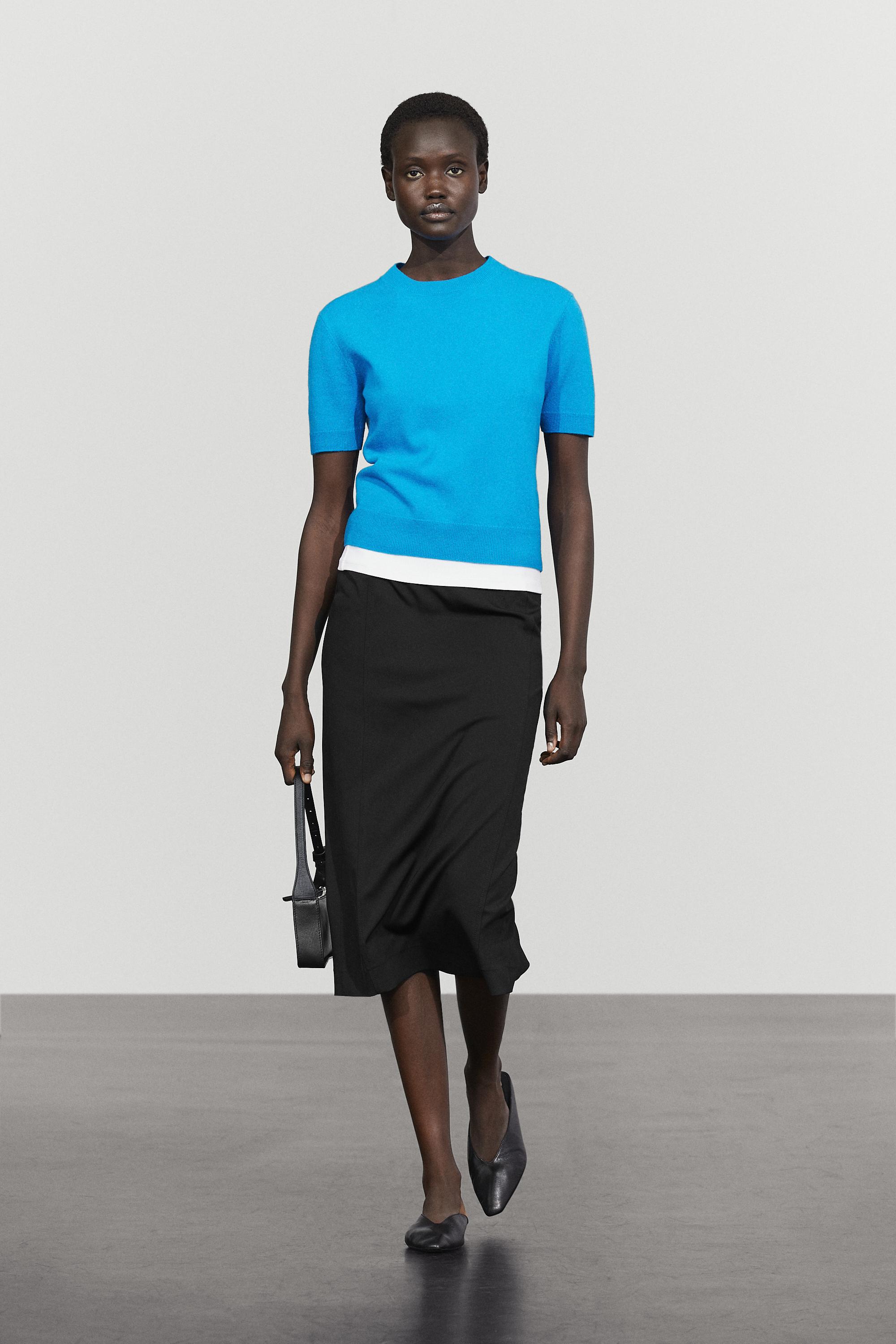 Straight midi skirt Black