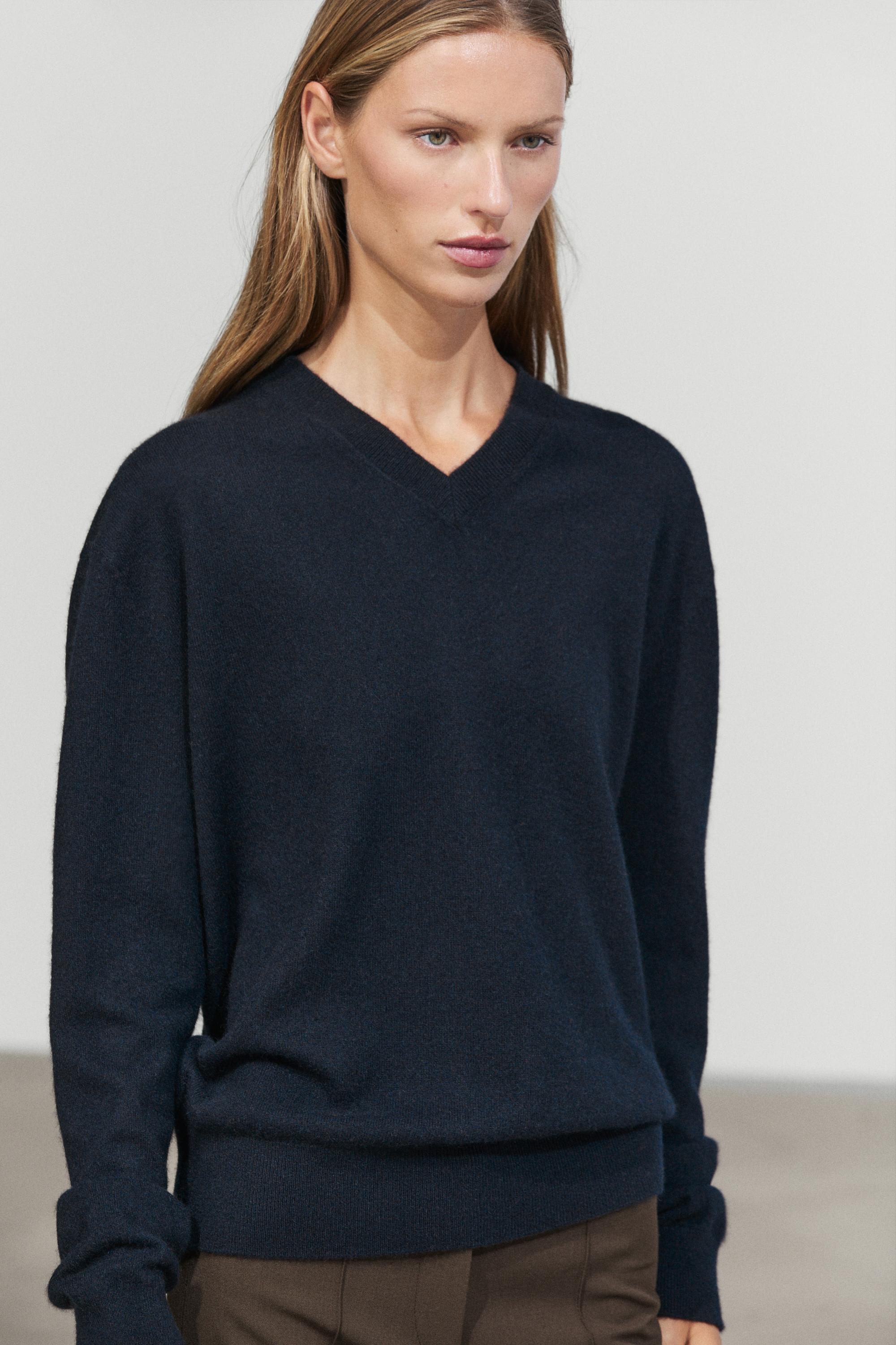 100% cashmere knit sweater Deep Blue