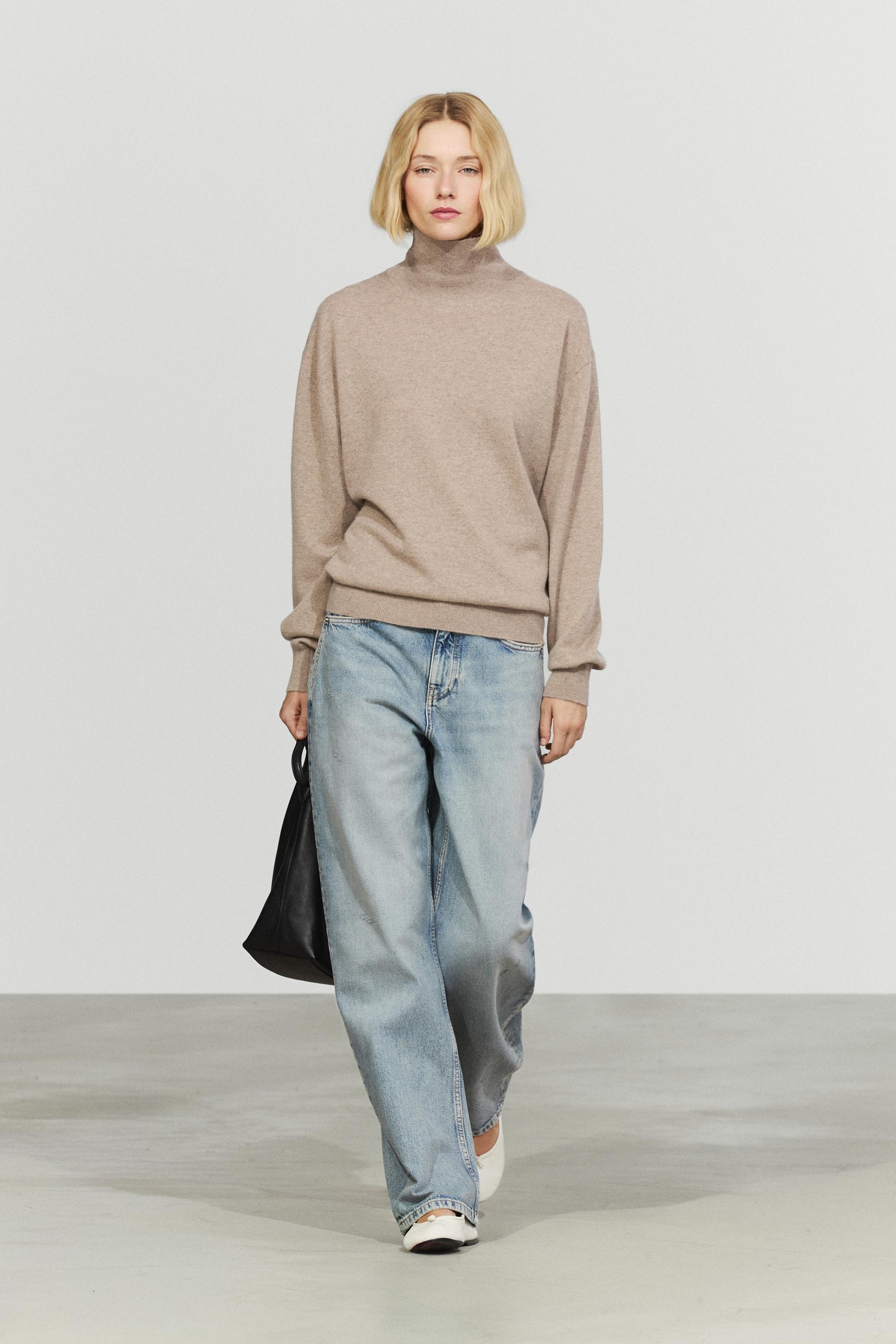 100% cashmere high neck knit sweater Beige