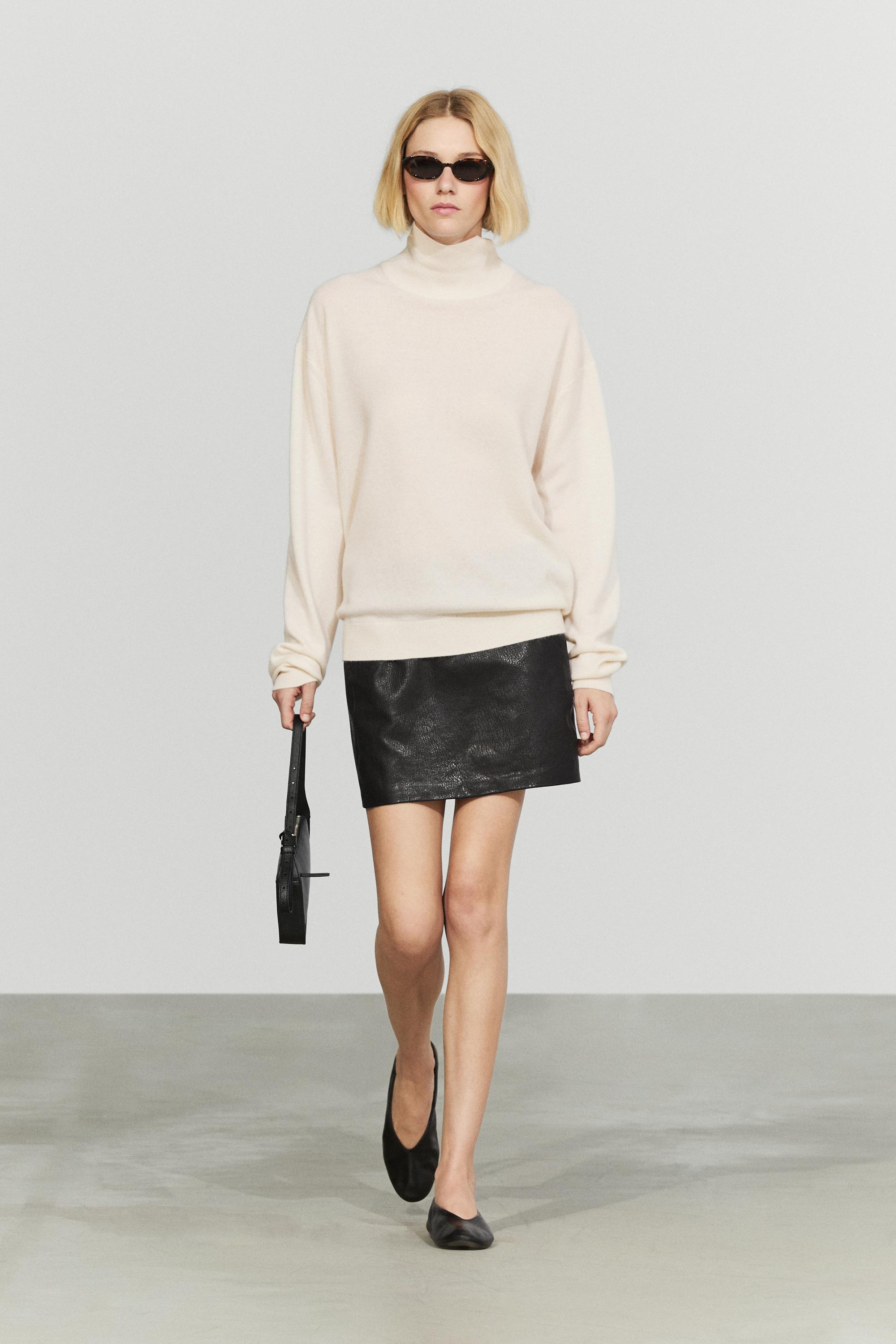 100% cashmere high neck knit sweater Cream