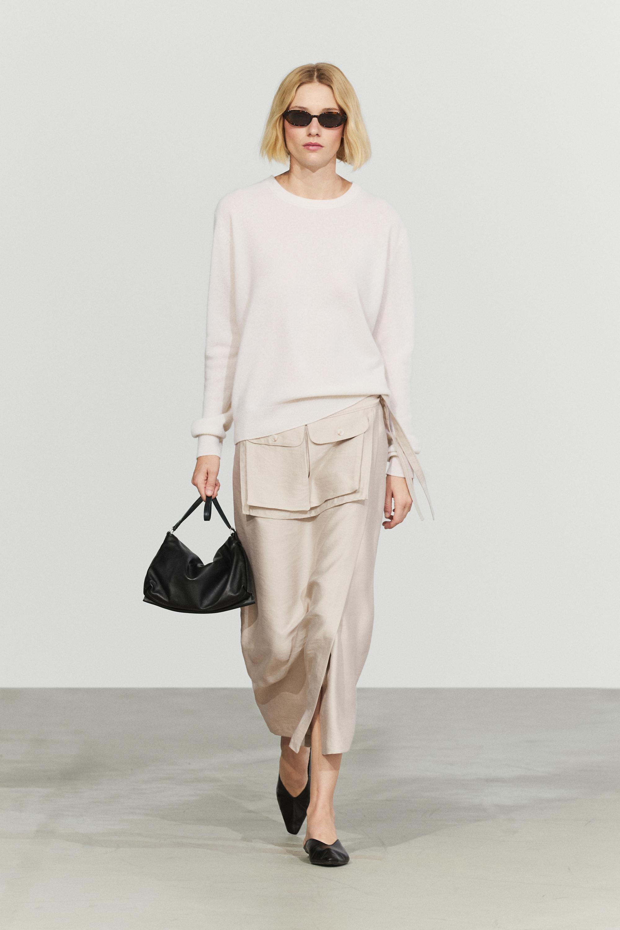100% cashmere long sleeve sweater Cream