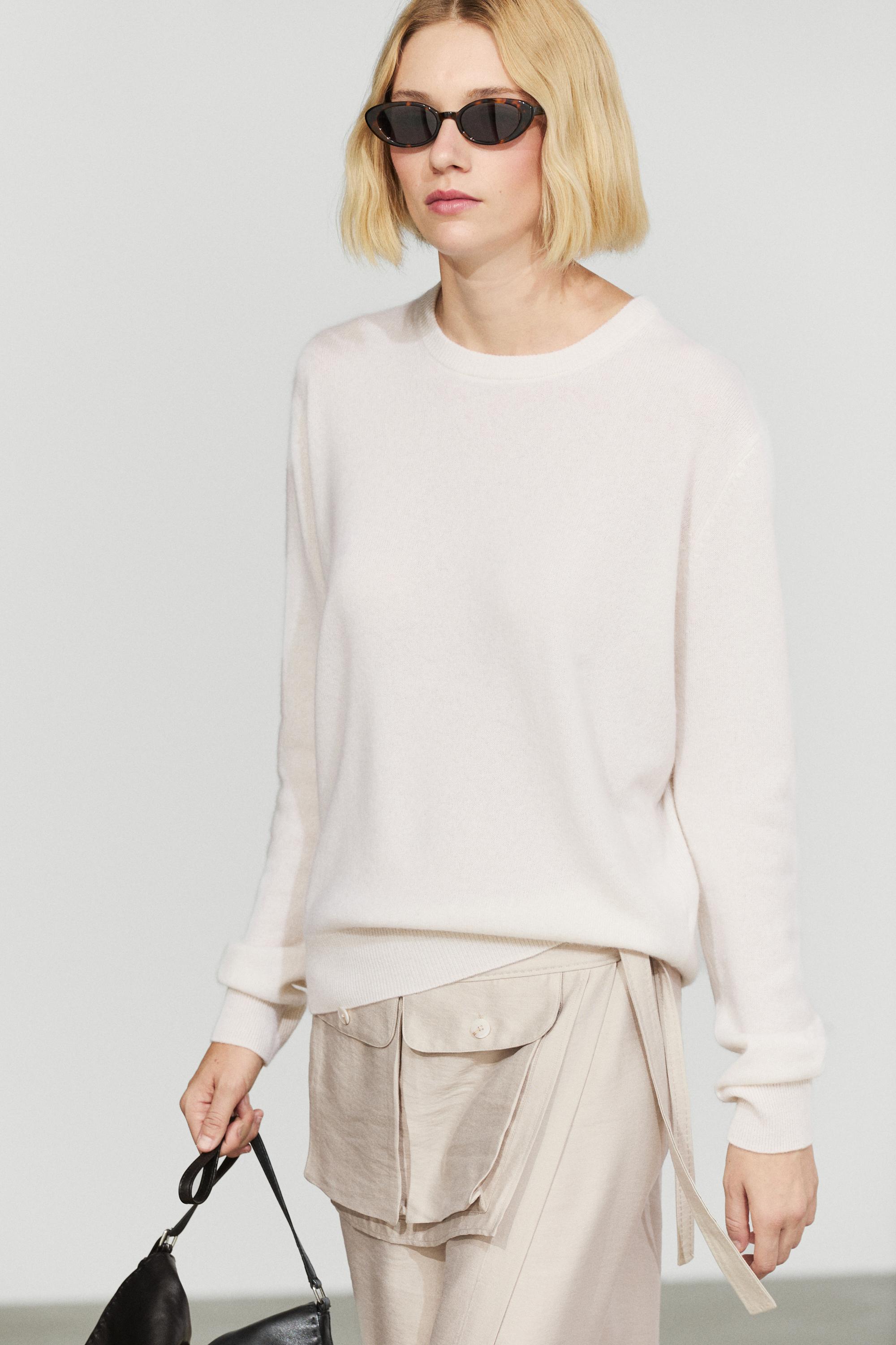 100% cashmere long sleeve sweater Cream