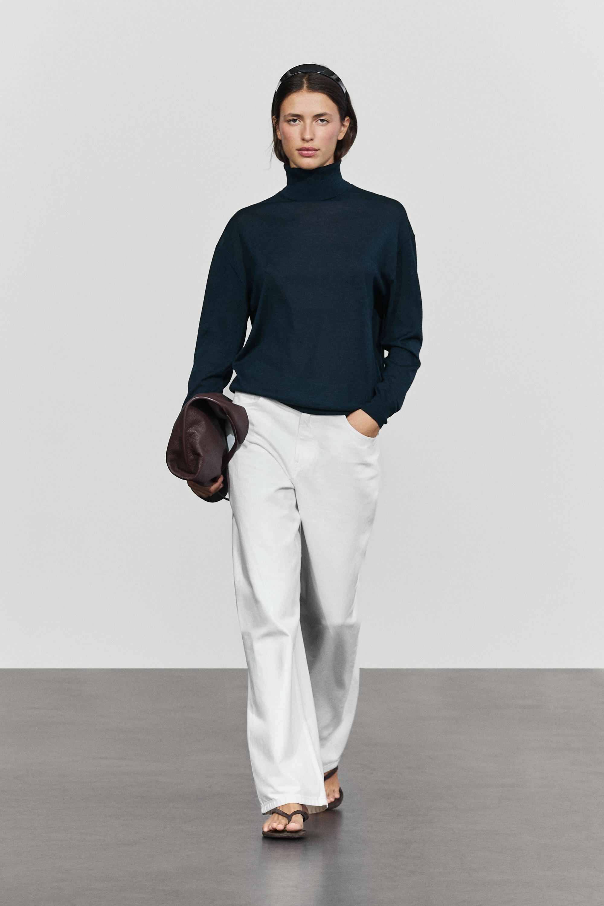 100% wool turtleneck knit sweater Blue