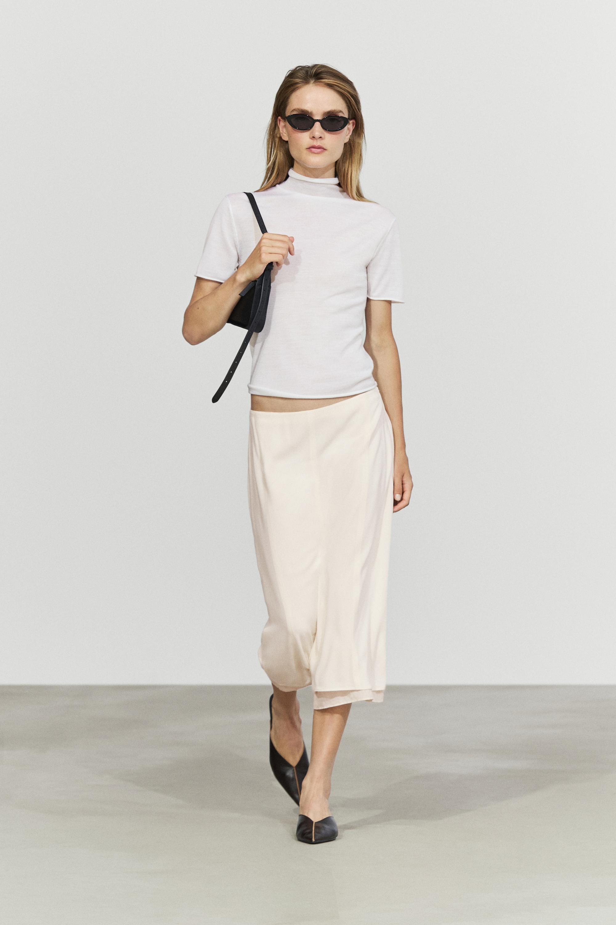 Short sleeve turtleneck knit sweater Cream