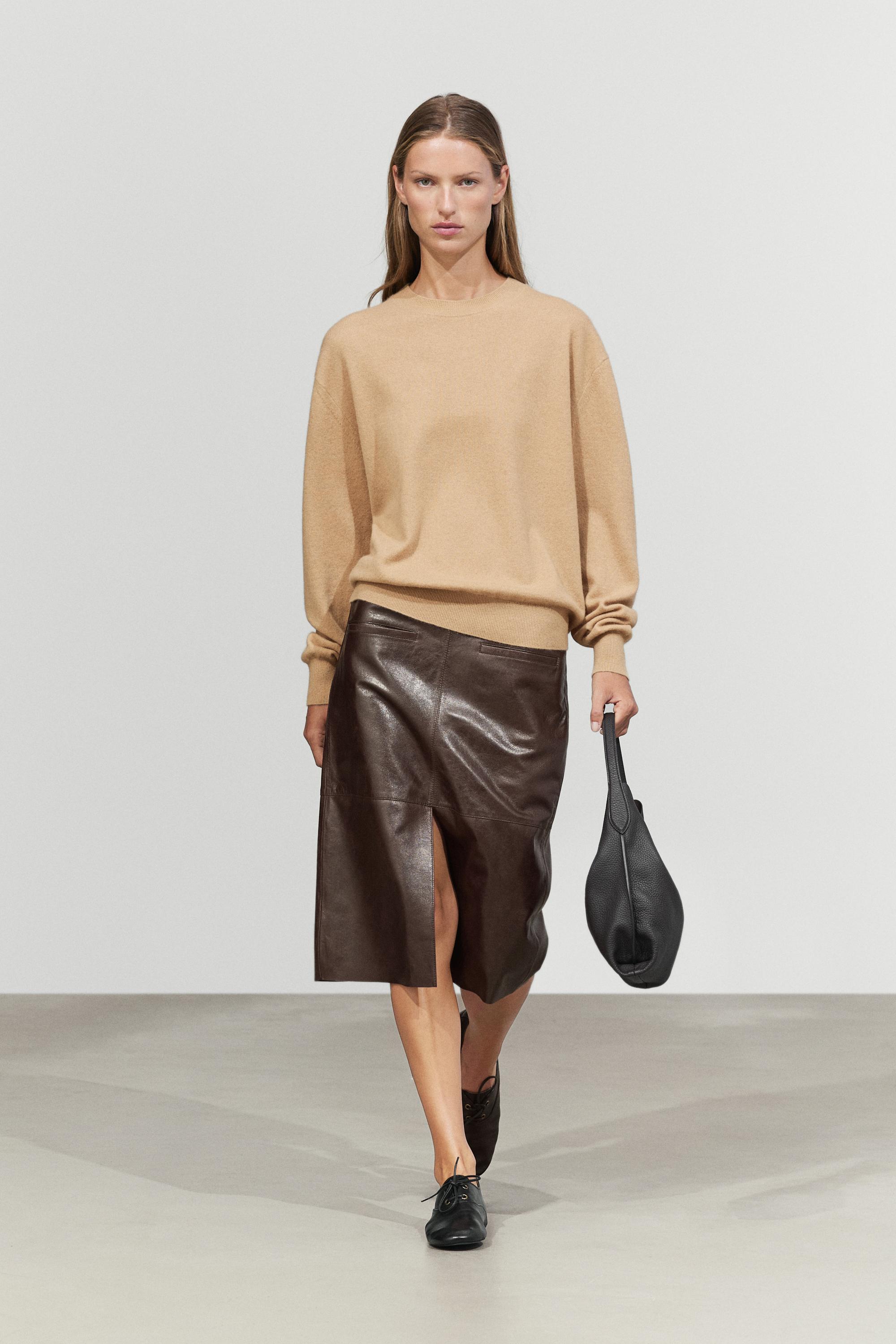 100% cashmere long sleeve sweater Camel