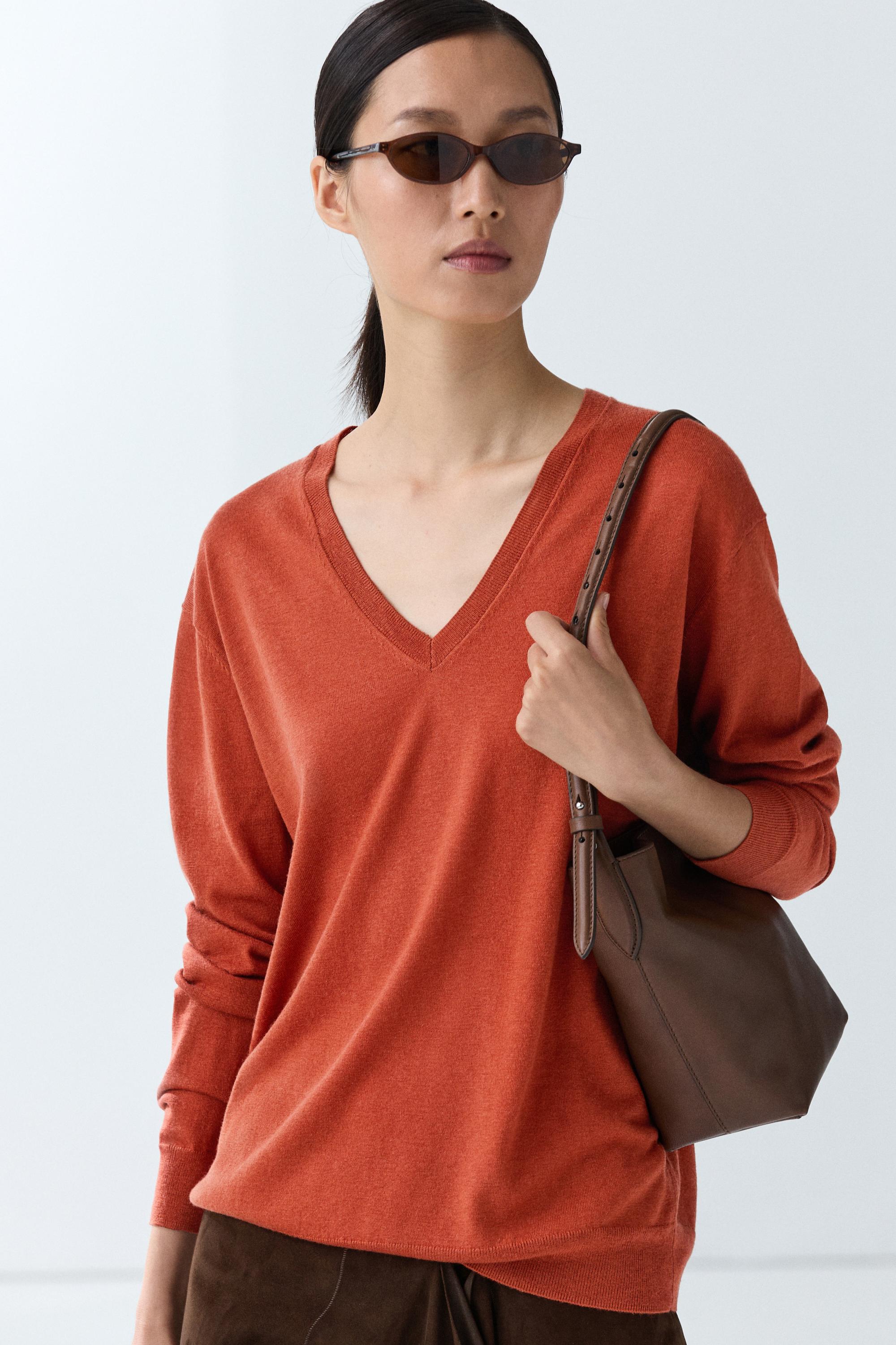 V-neck knit sweater Burnt Orange