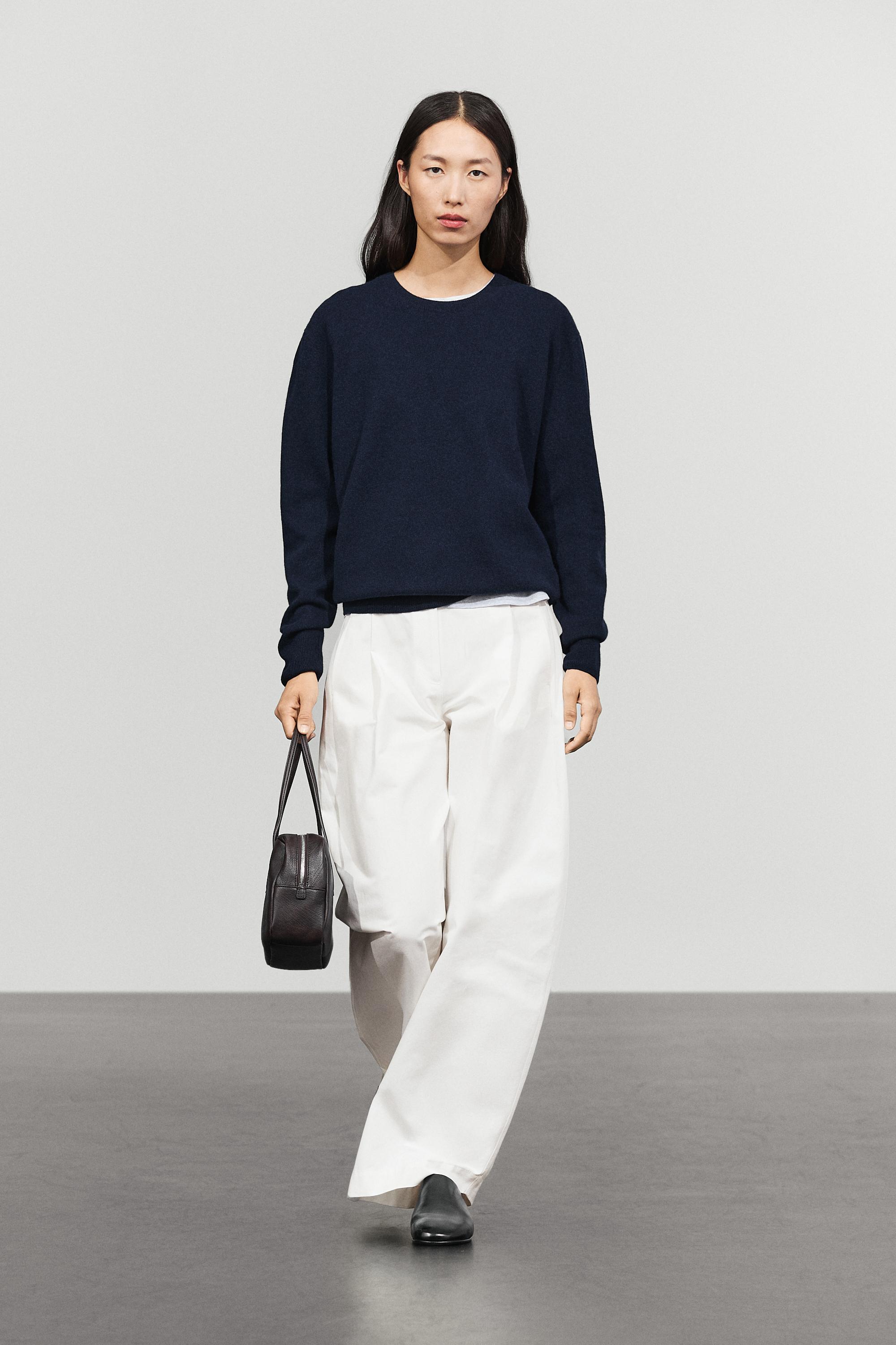 Wool blend knit sweater with round neck Navy Blue