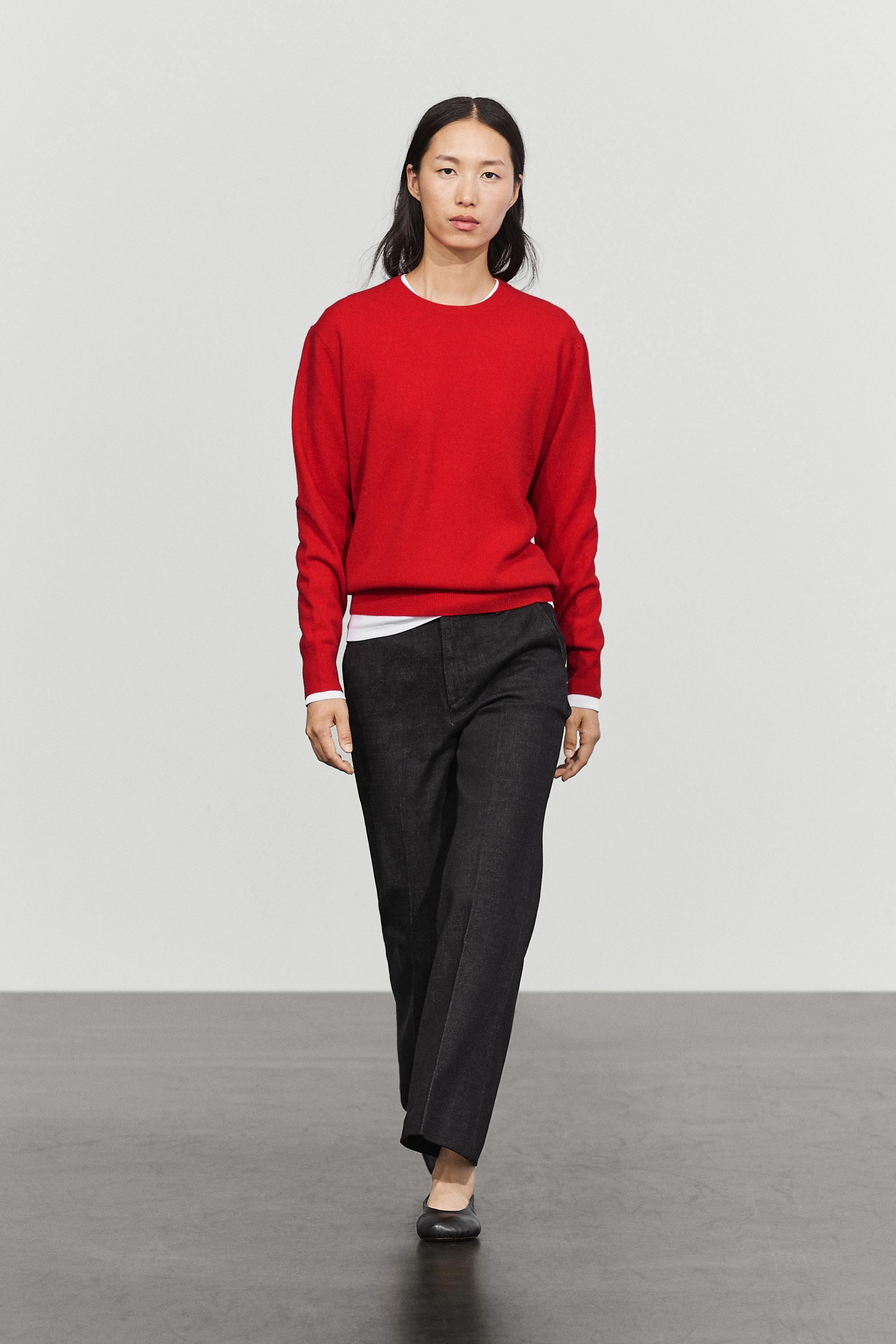 Wool blend knit sweater with round neck Red