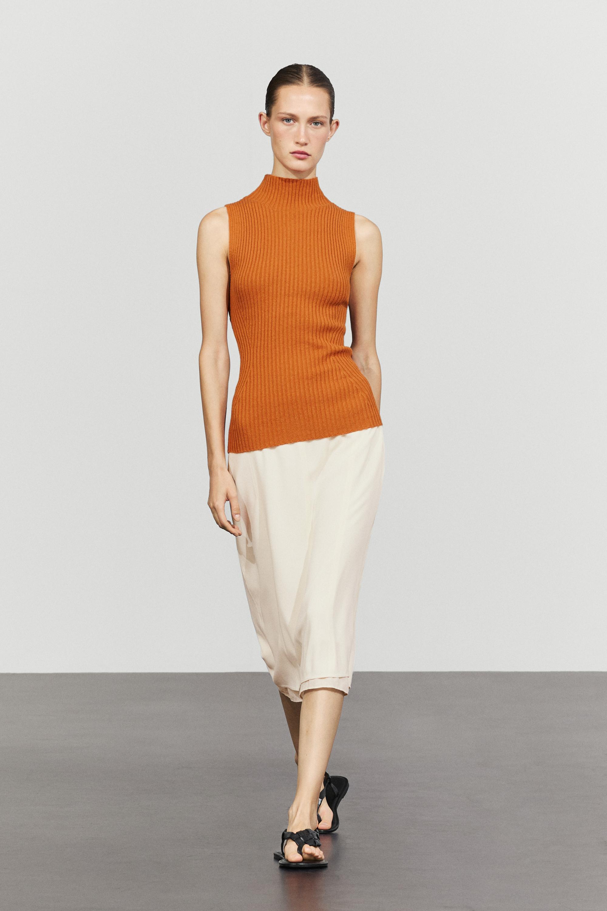 Ribbed turtleneck knit top Burnt Orange