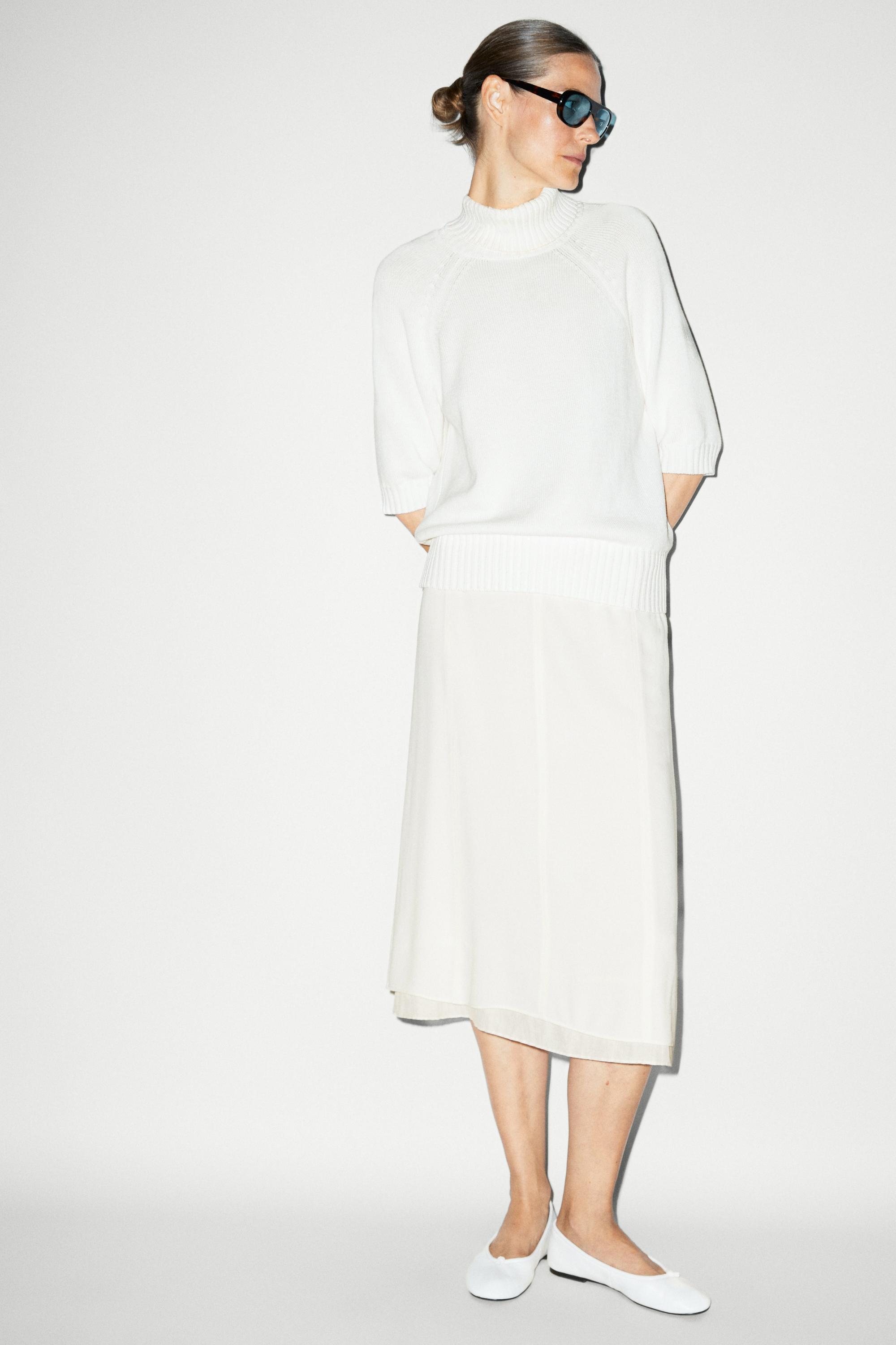 Turtleneck knit sweater White