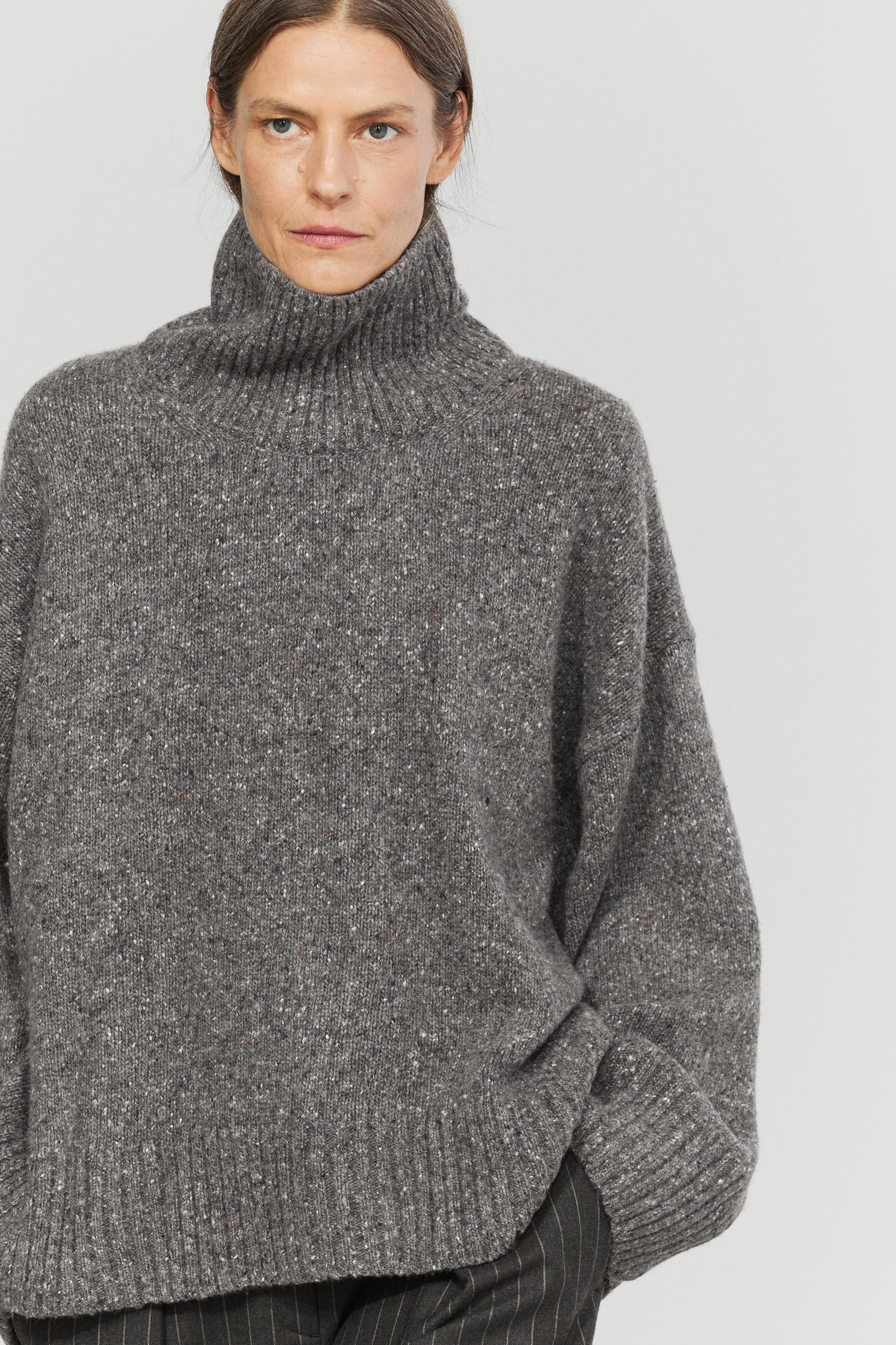 Wool blend turtleneck knit sweater Grey