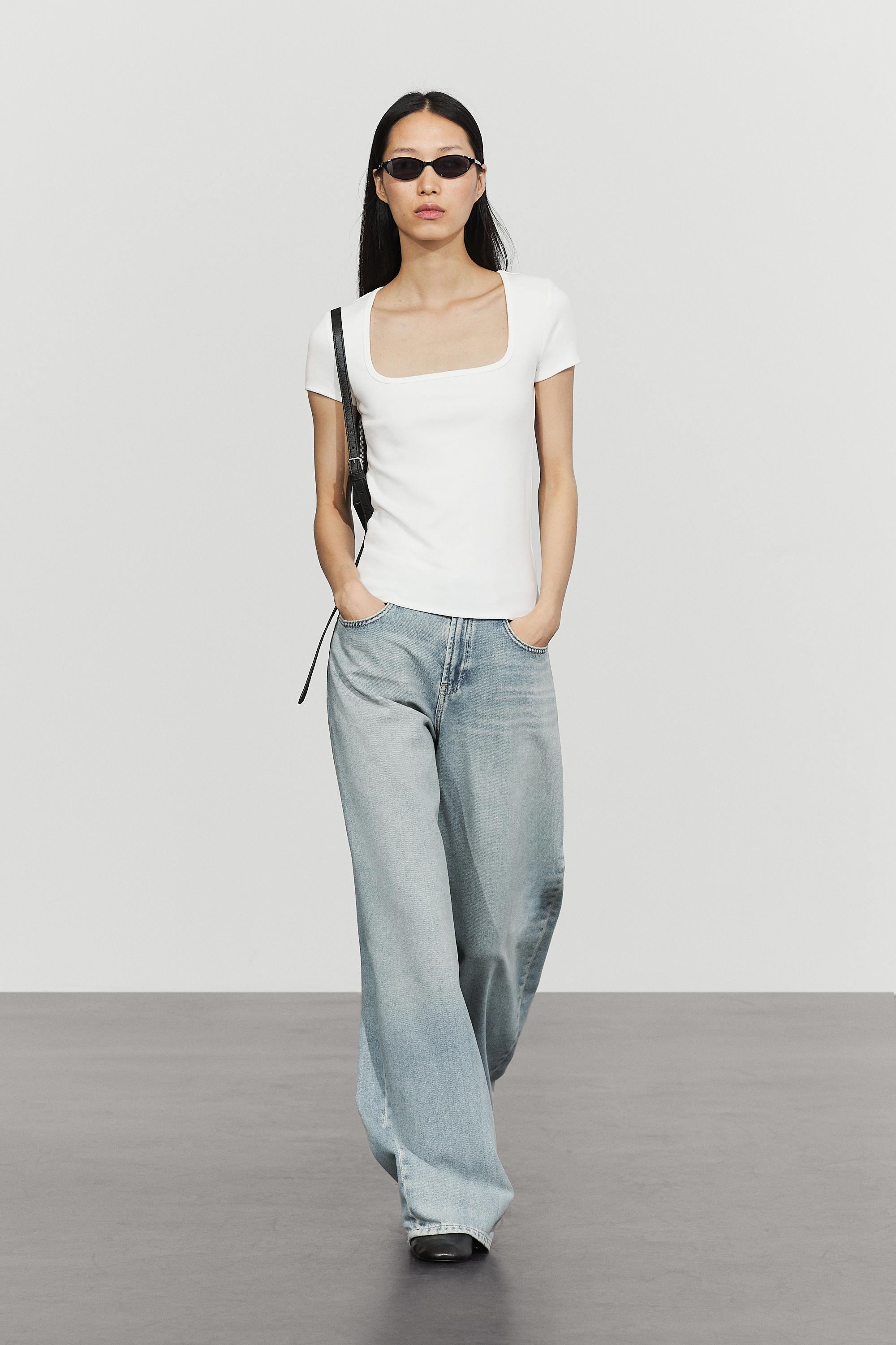 Square-neck short sleeve T-shirt White