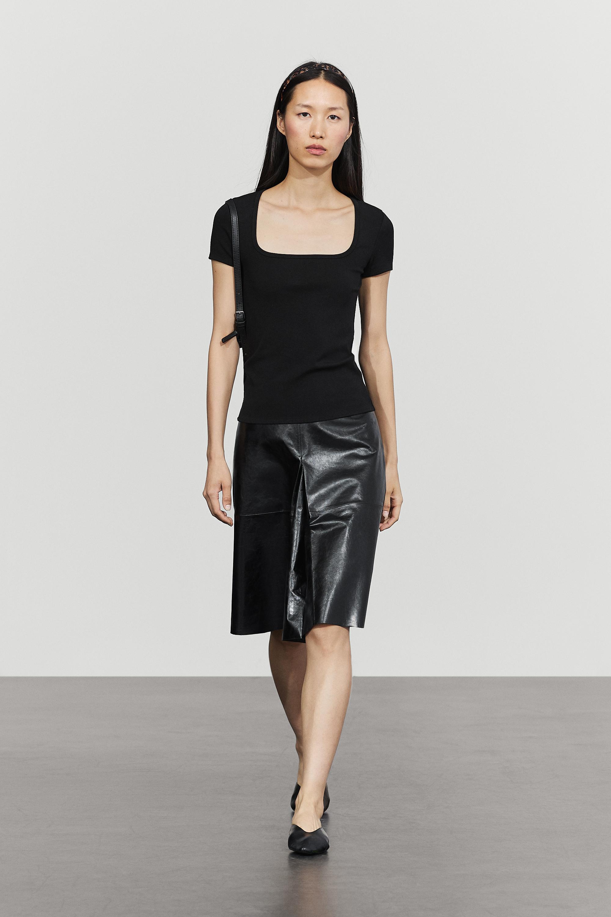 Square-neck short sleeve T-shirt Black