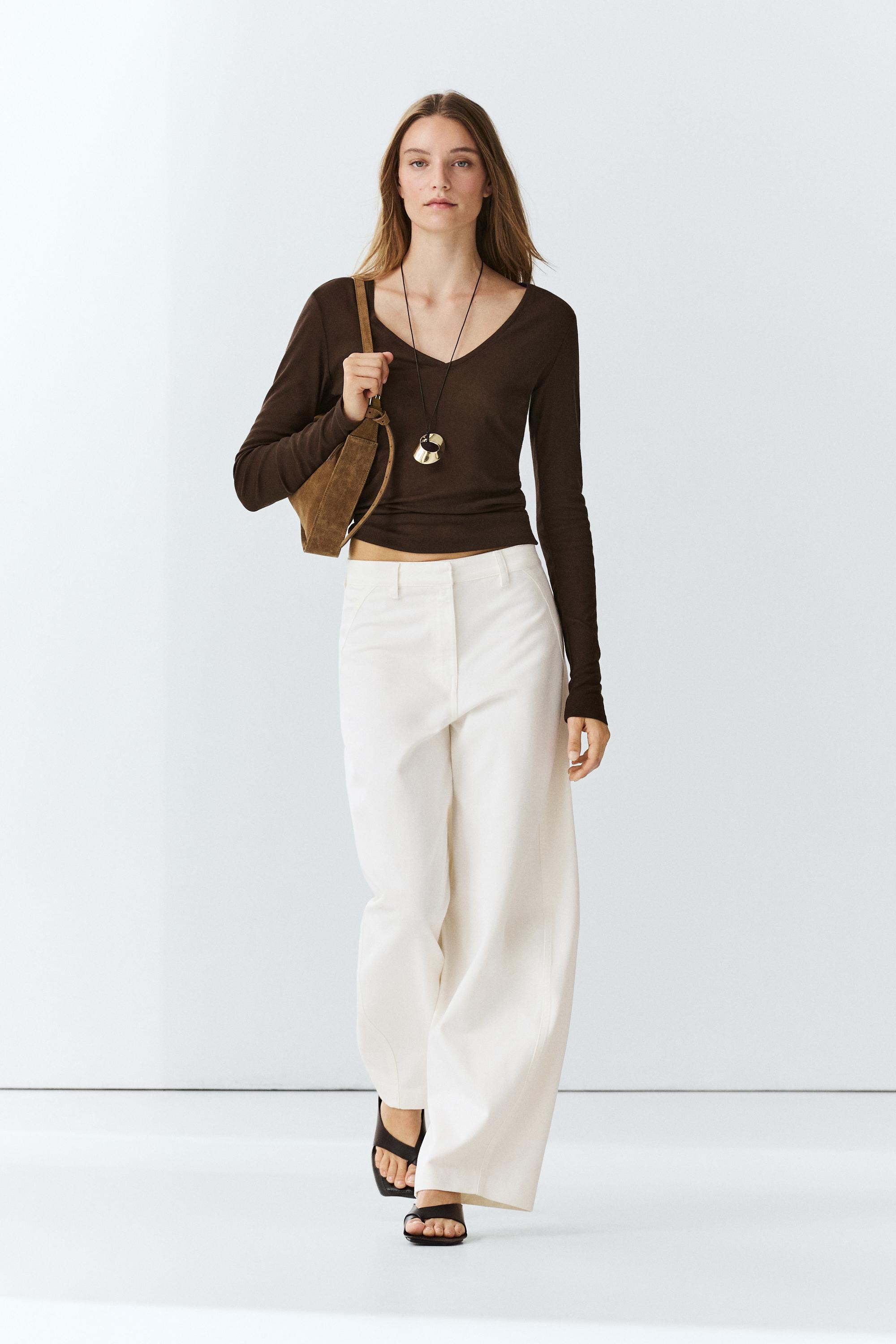 Slim fit long sleeve V-neck T-shirt Brown