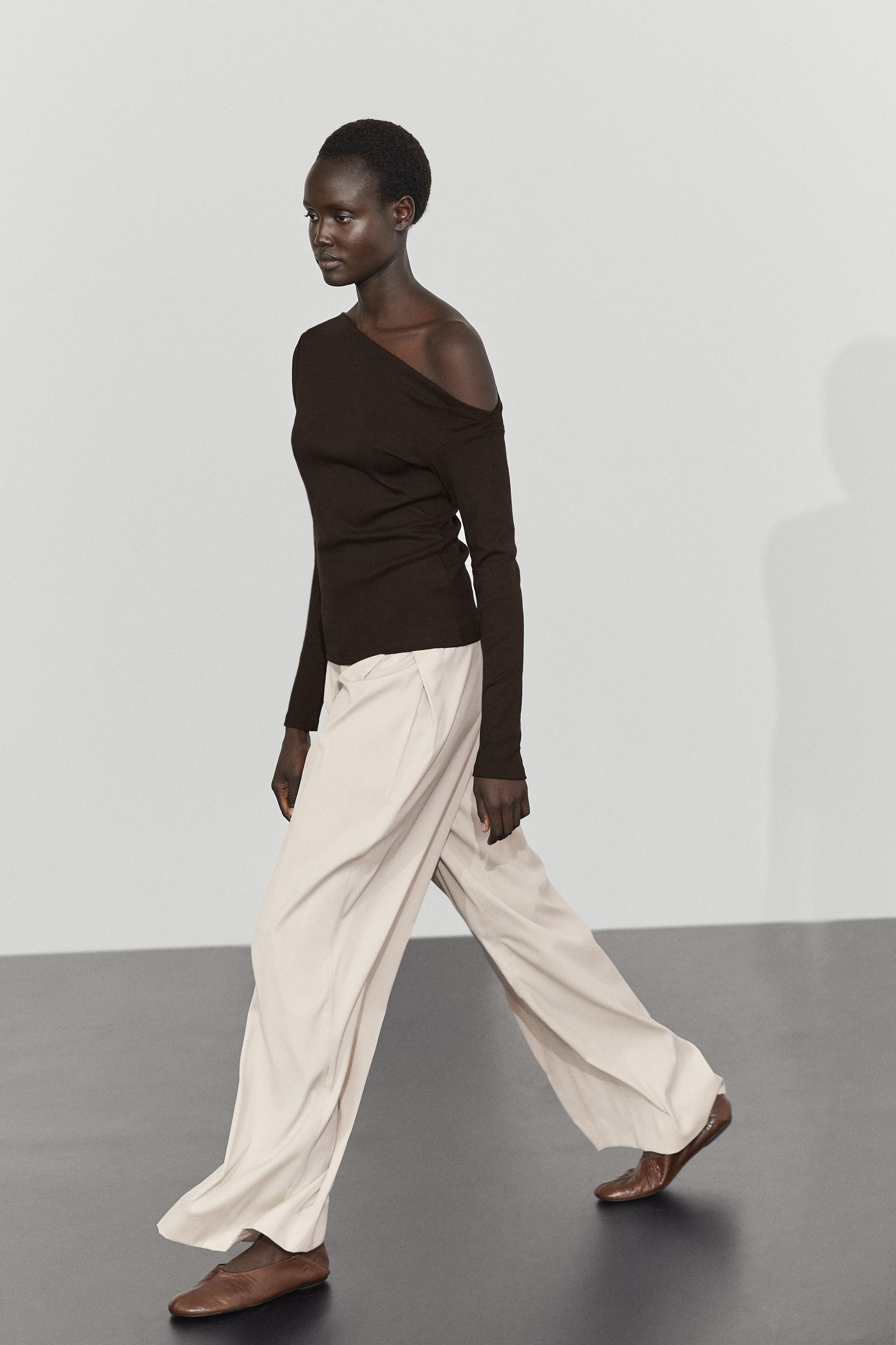 Draped shoulder detail T-shirt Brown