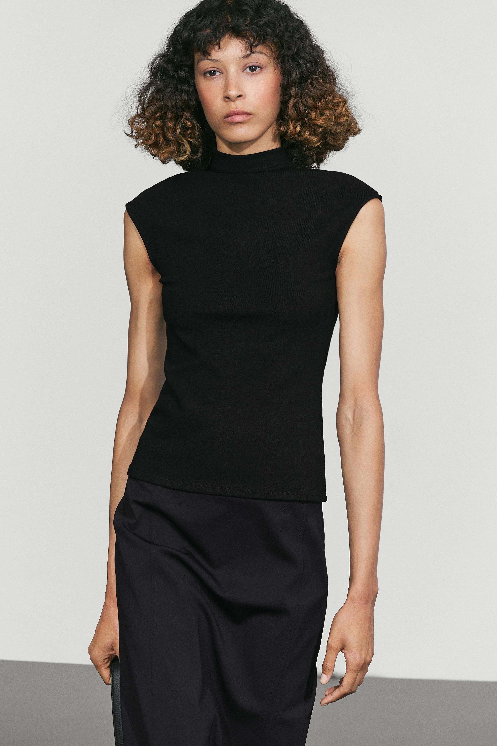 Stretch top with funnel neck Black