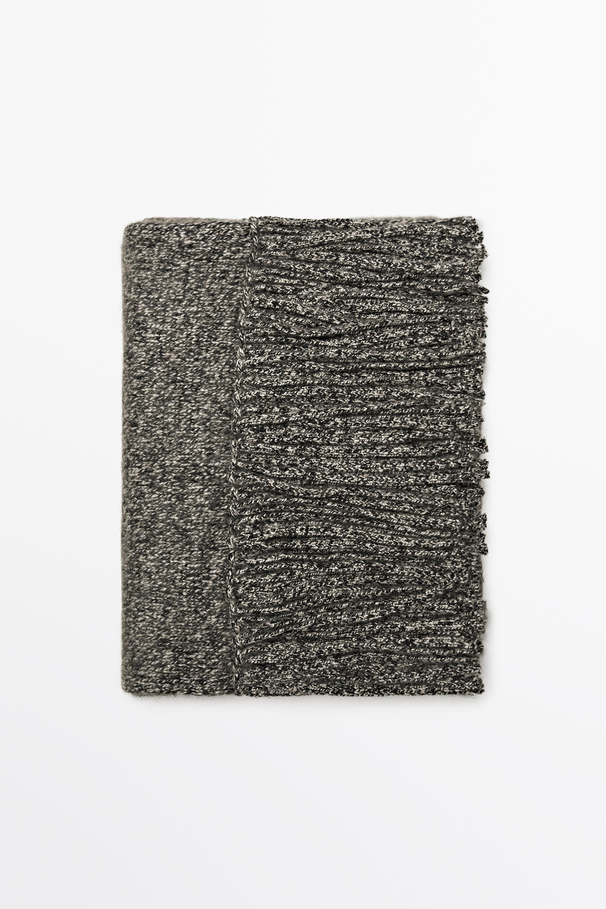 100% Cashmere Heathered Knit Scarf Black