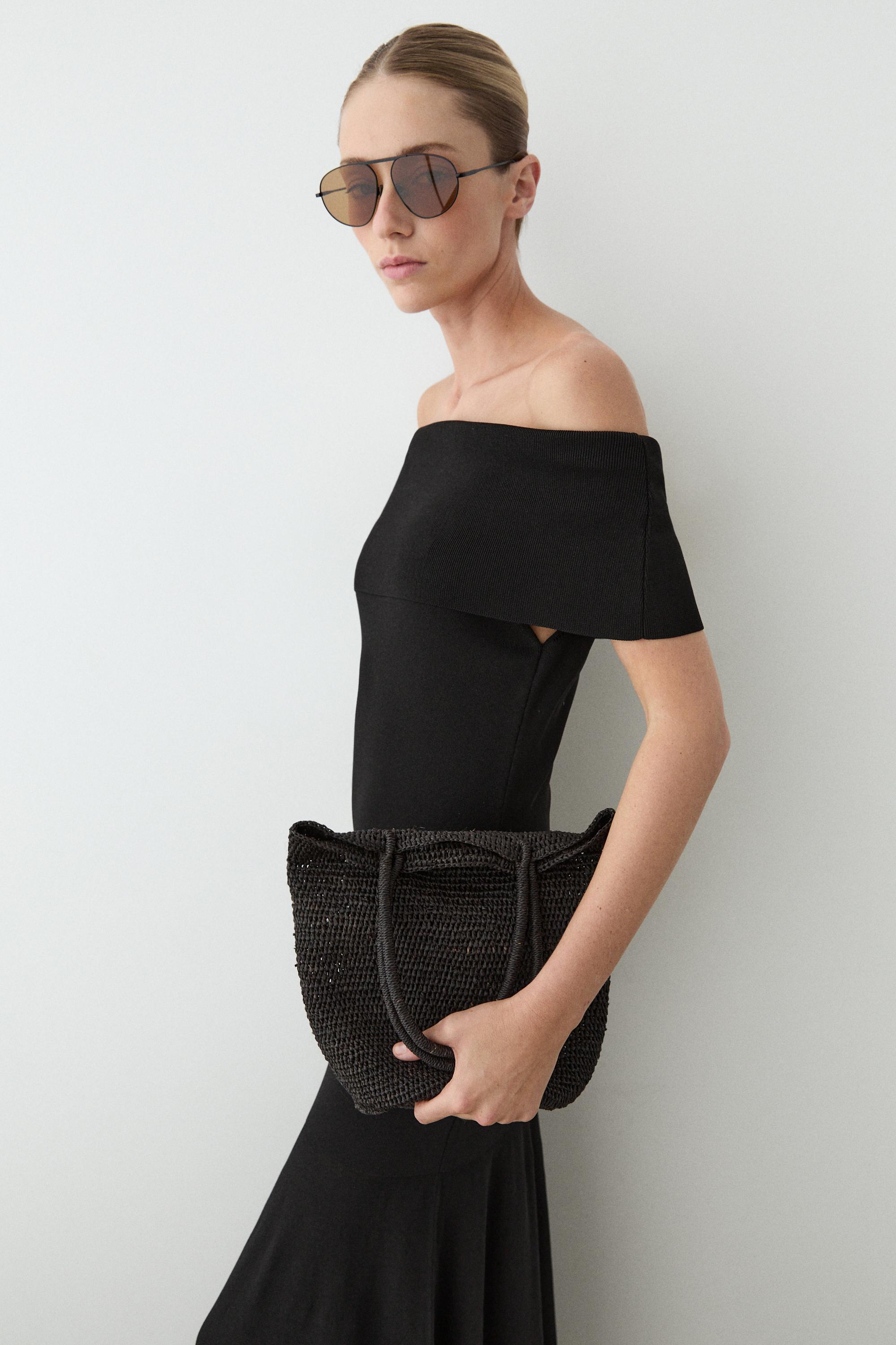 Knit midi dress with exposed shoulders Black