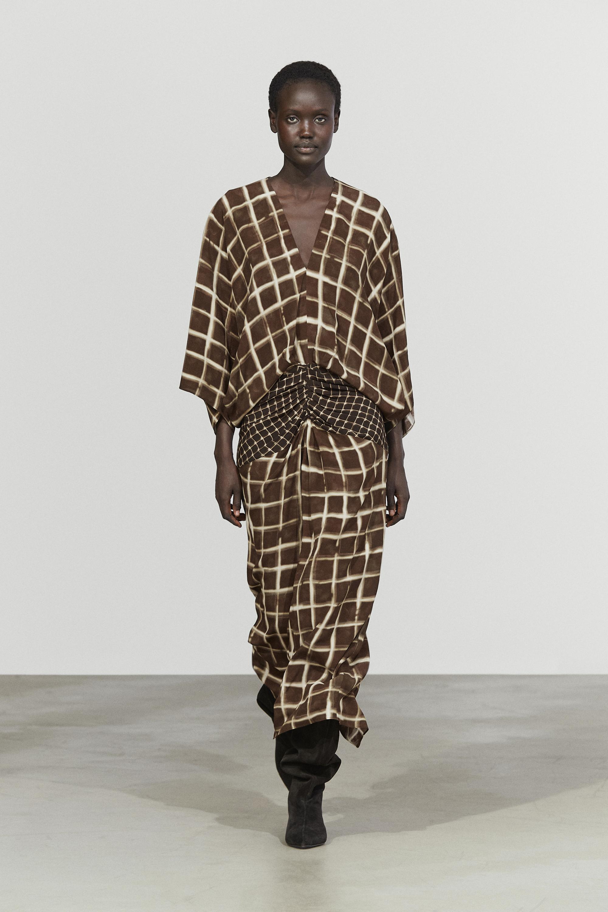 Flowy dress with printed sash detail Chocolate