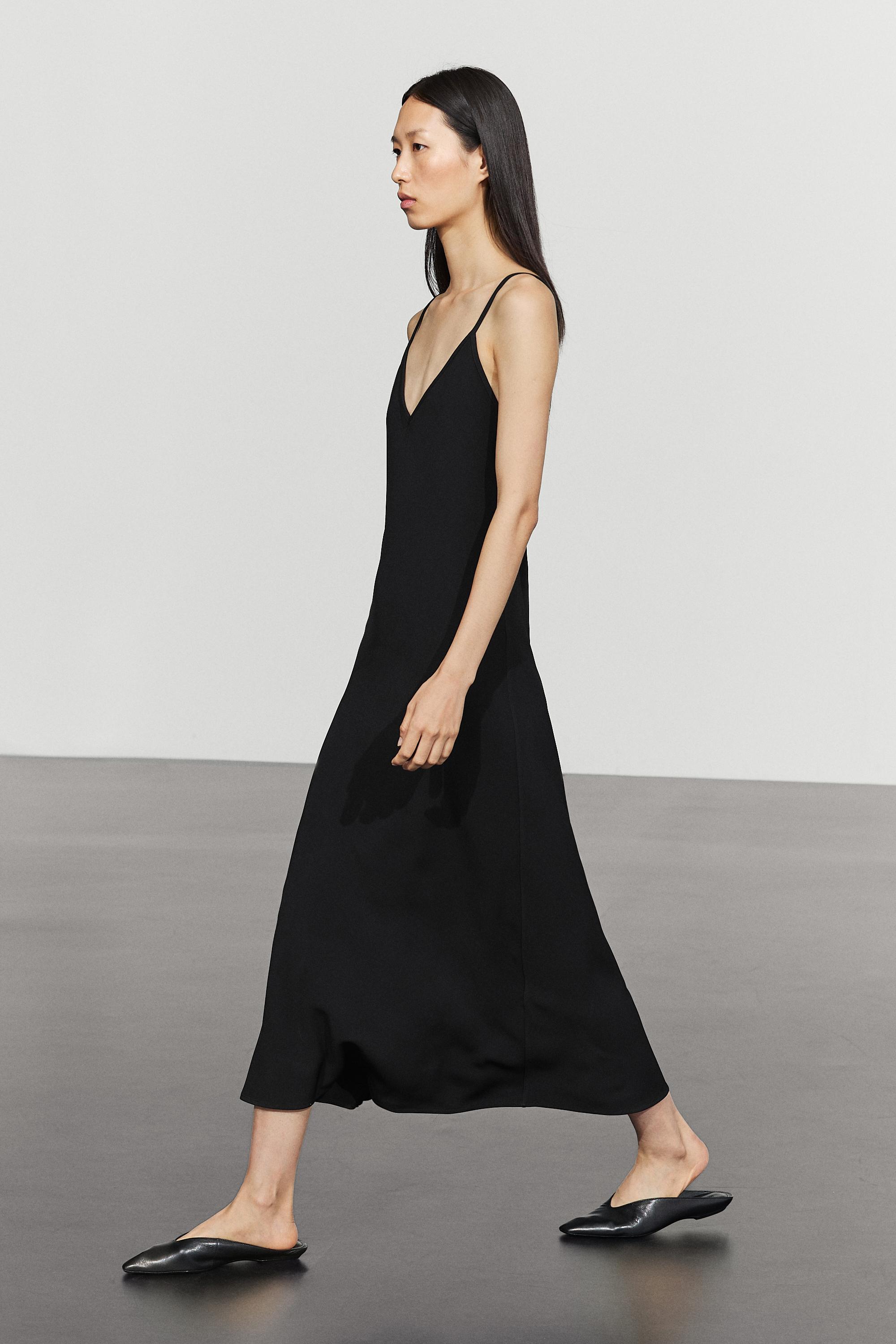 Flowing spaghetti strap midi dress Black