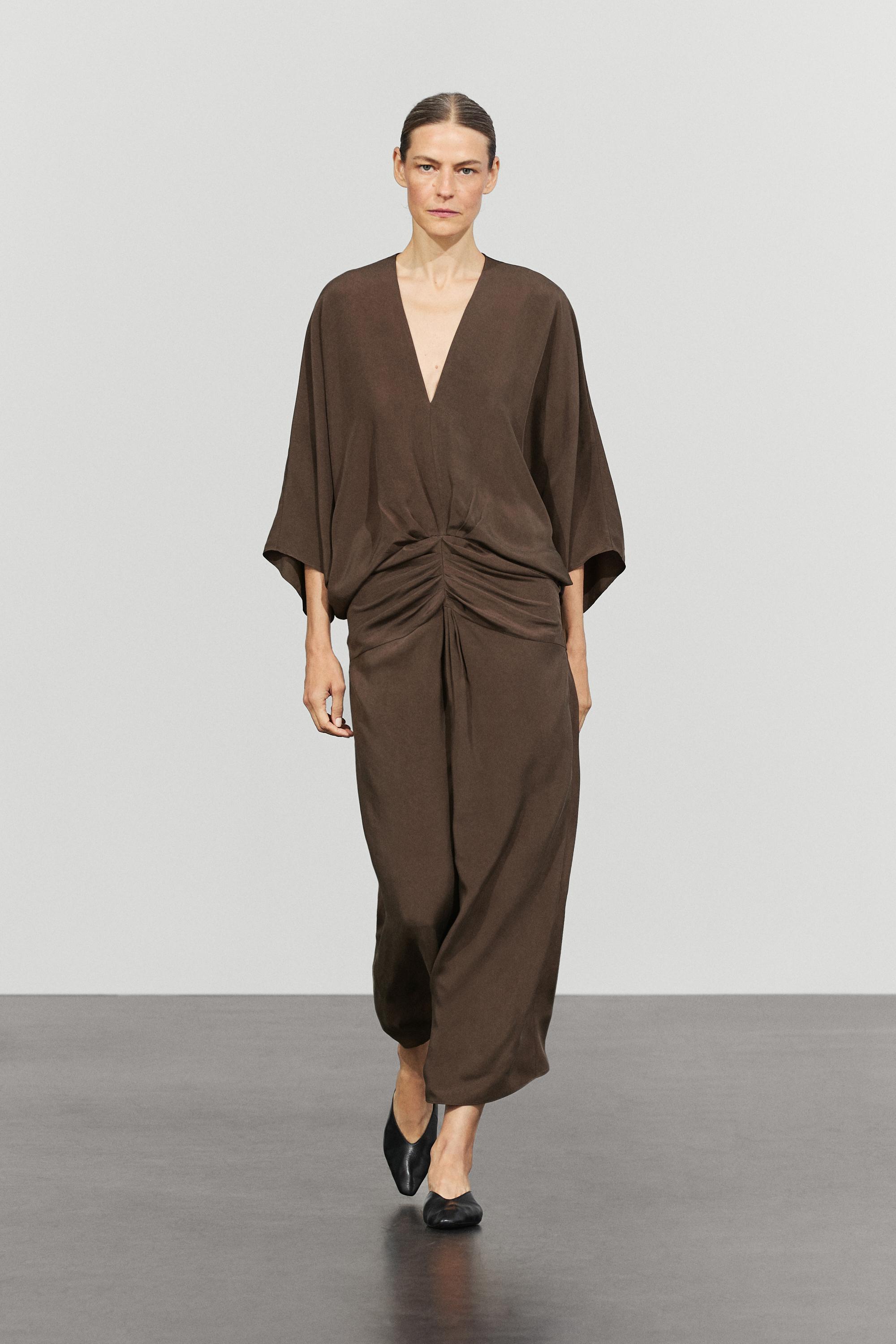 Fluid midi dress with gathered sash Chocolate