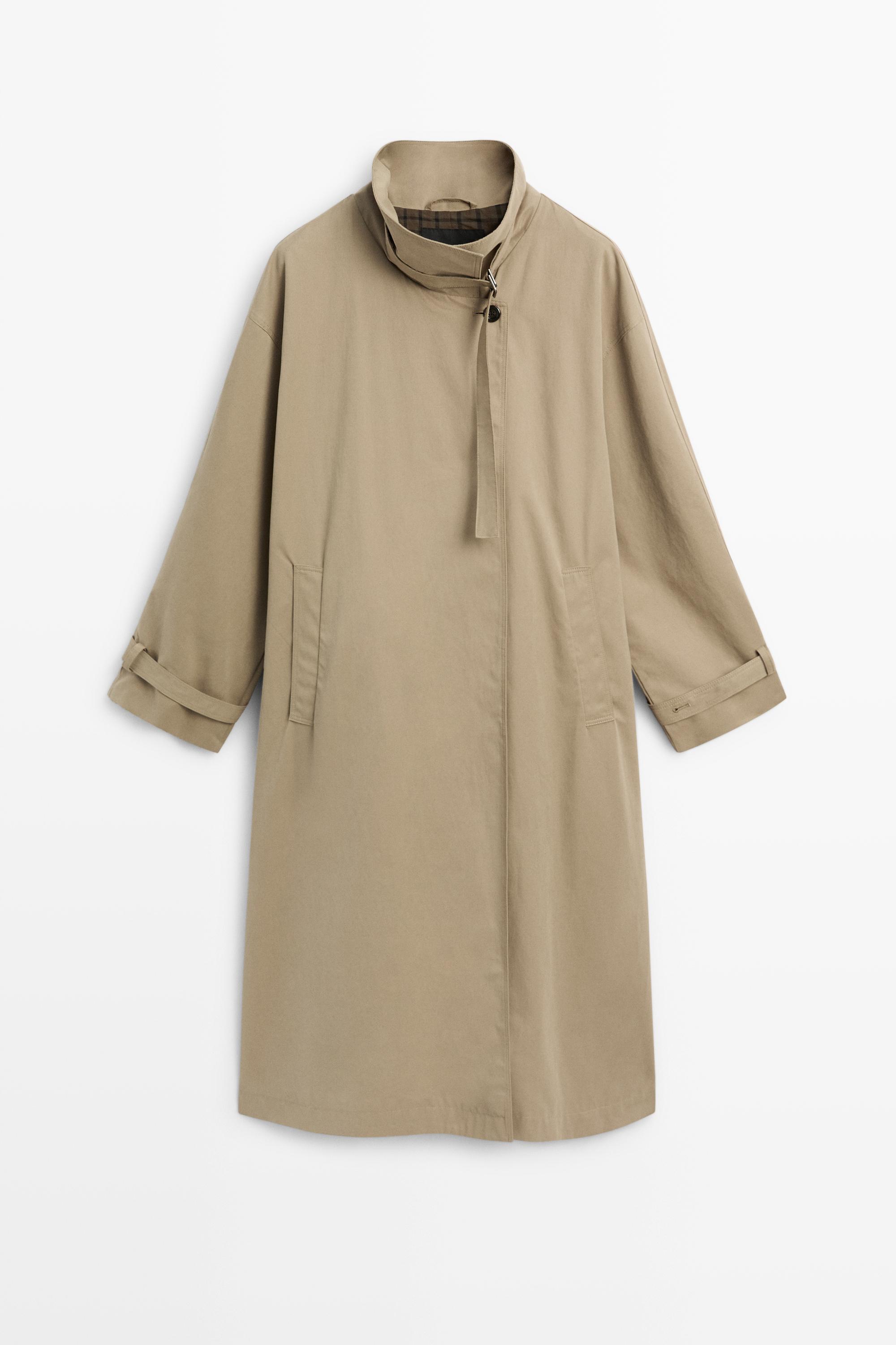 Long trench coat with buckle detail Beige