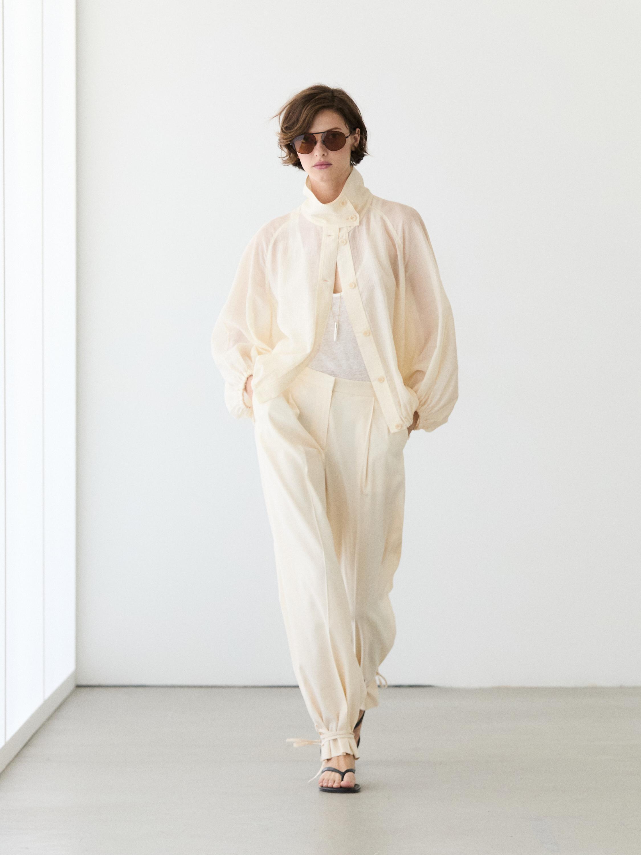 Fluid overshirt with puff detail Cream