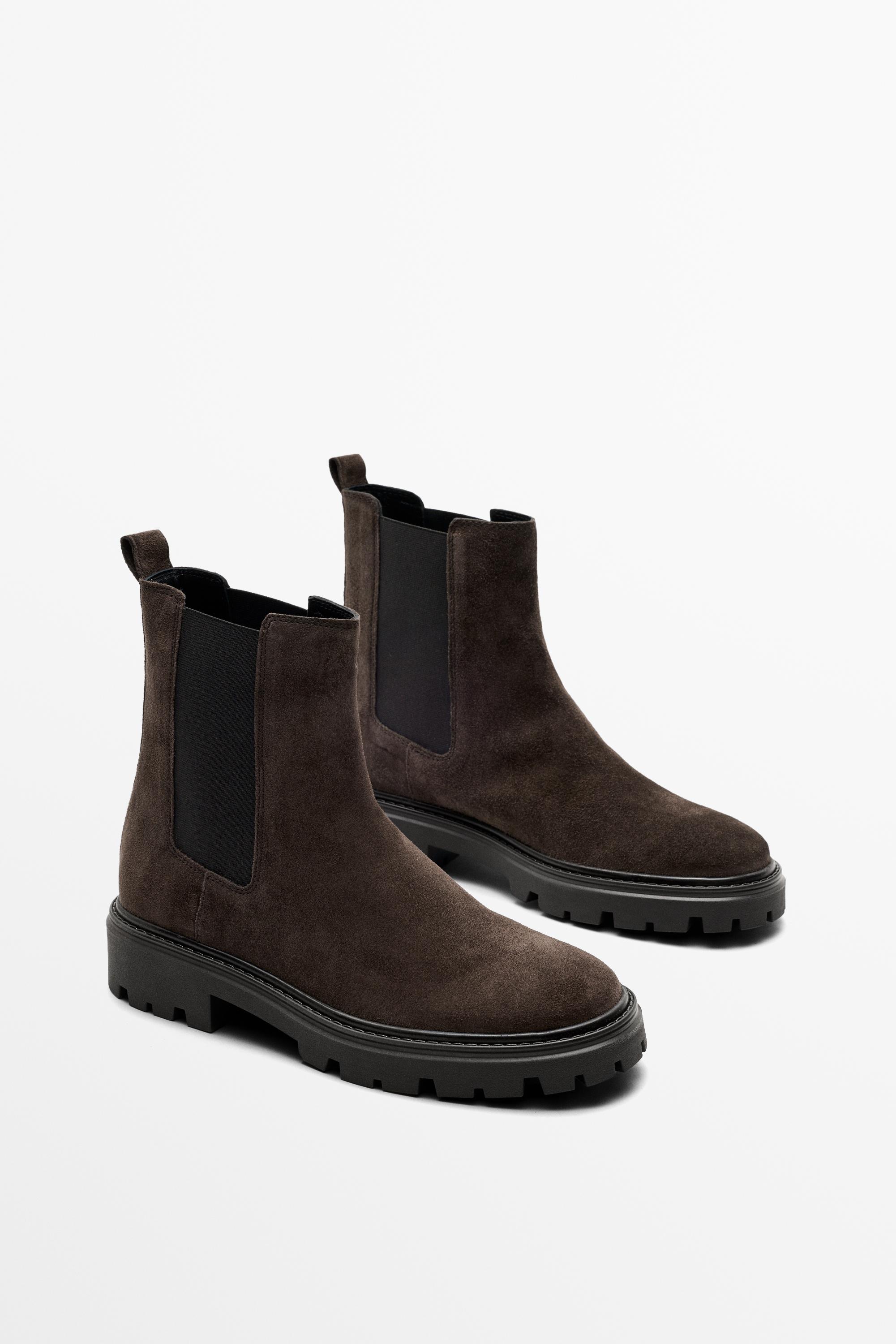 Flat Chelsea boots with track sole Brown