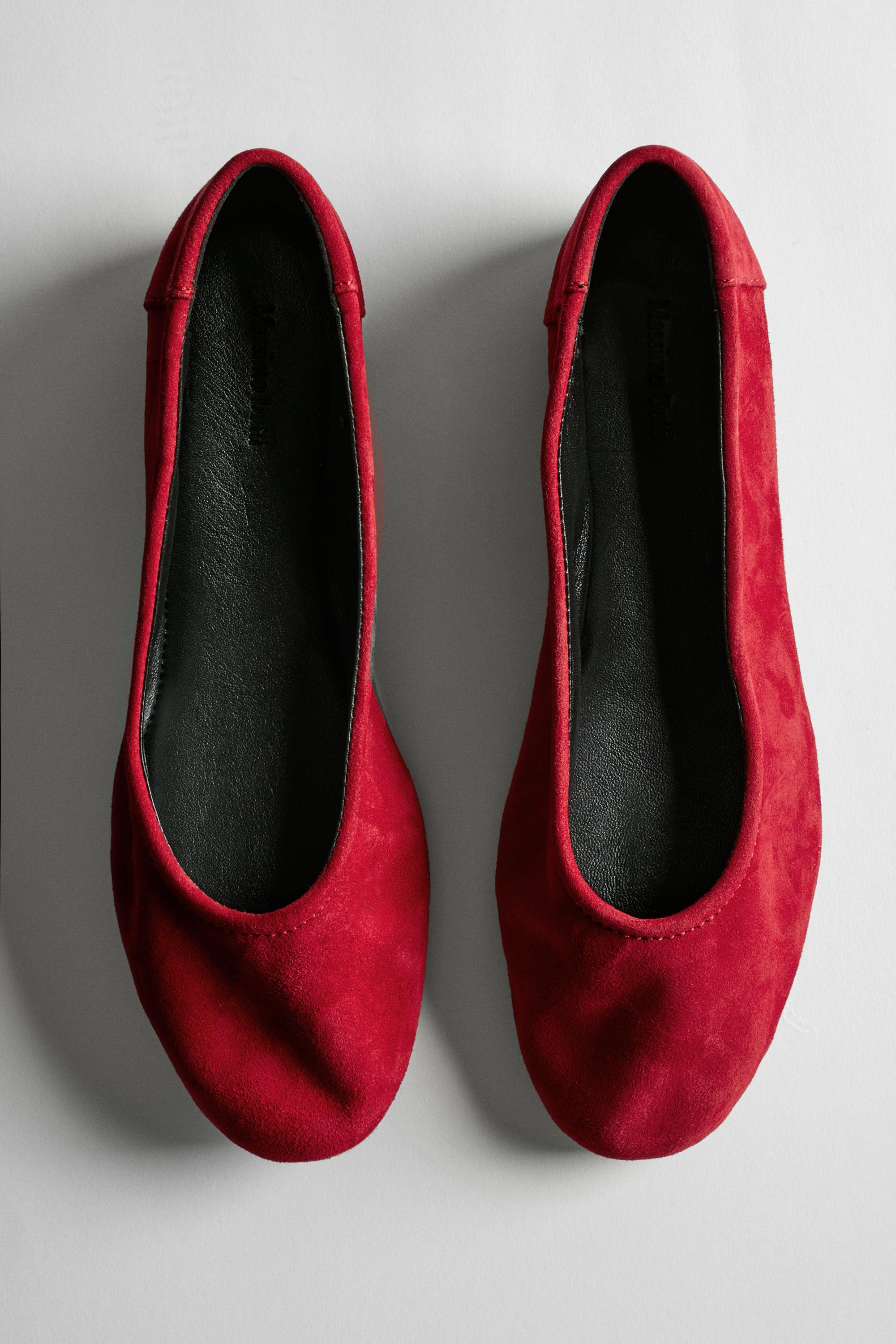 Suede ballerinas with round toe Red