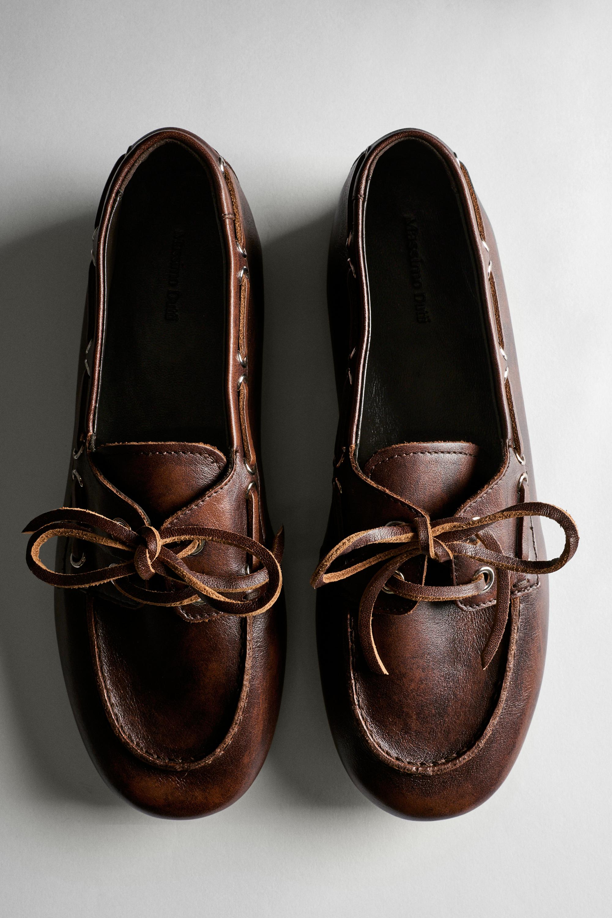 Leather lace-up boat shoe Brown