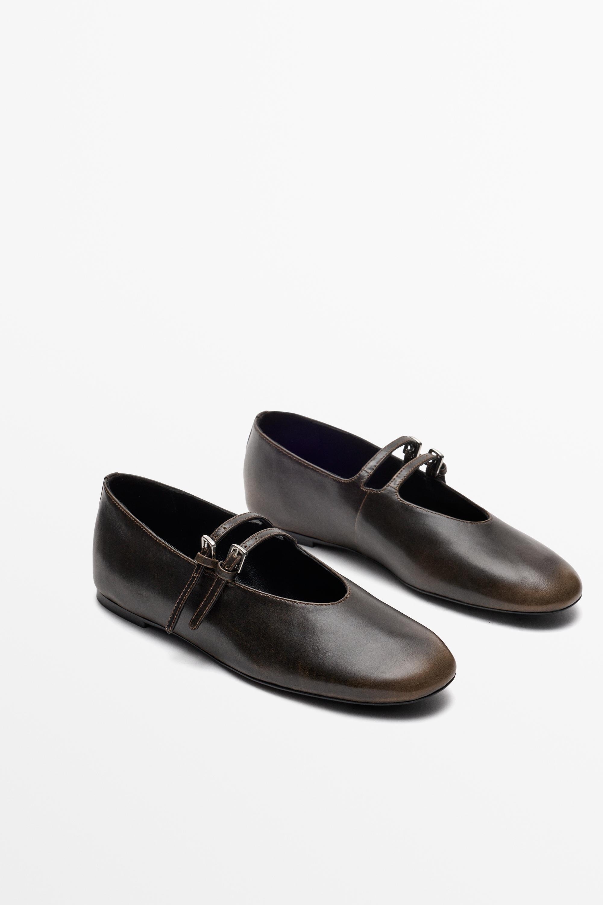 Double-strap leather ballet flat Brown
