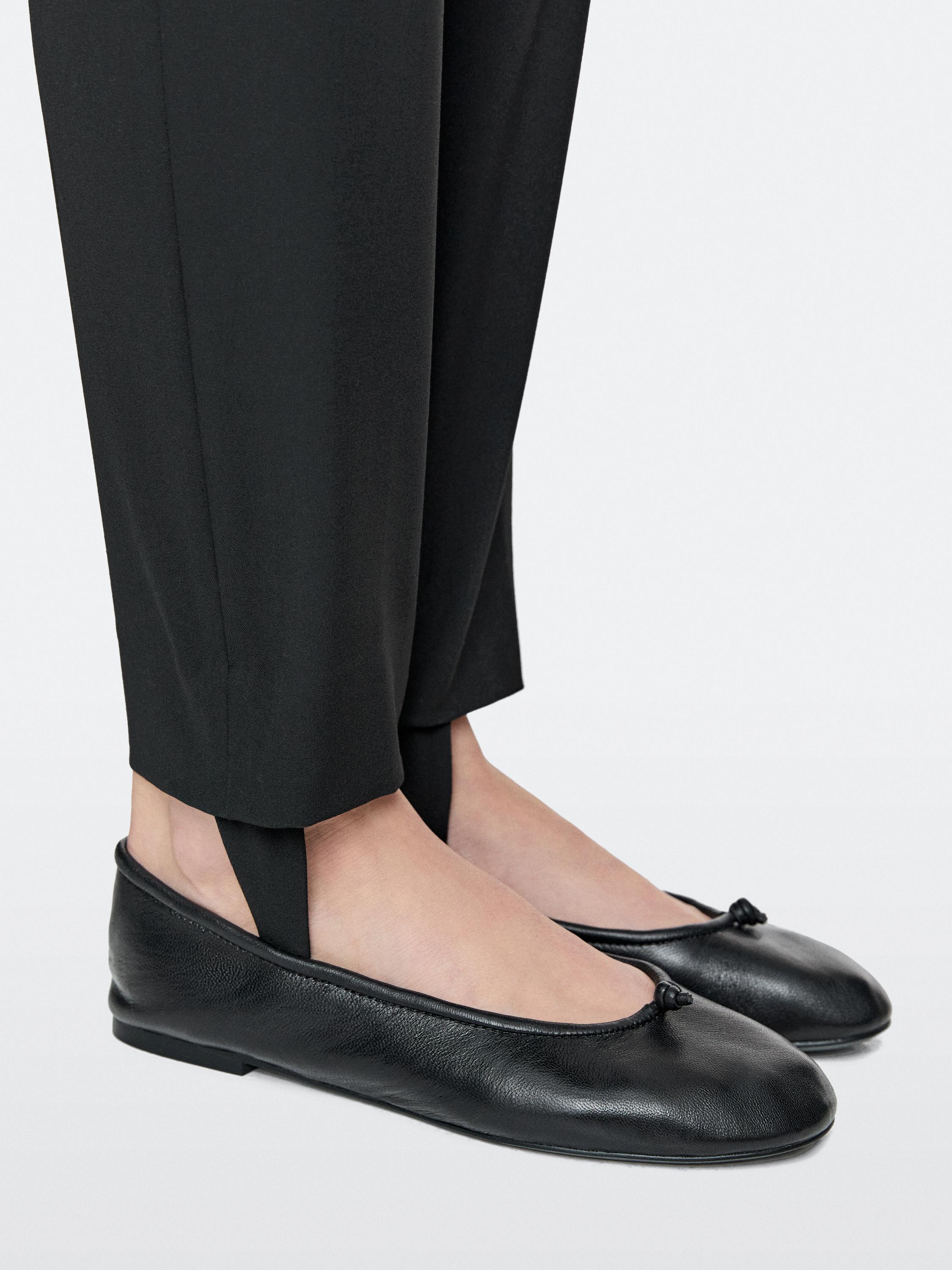 Leather knotted ballerina flats Black
