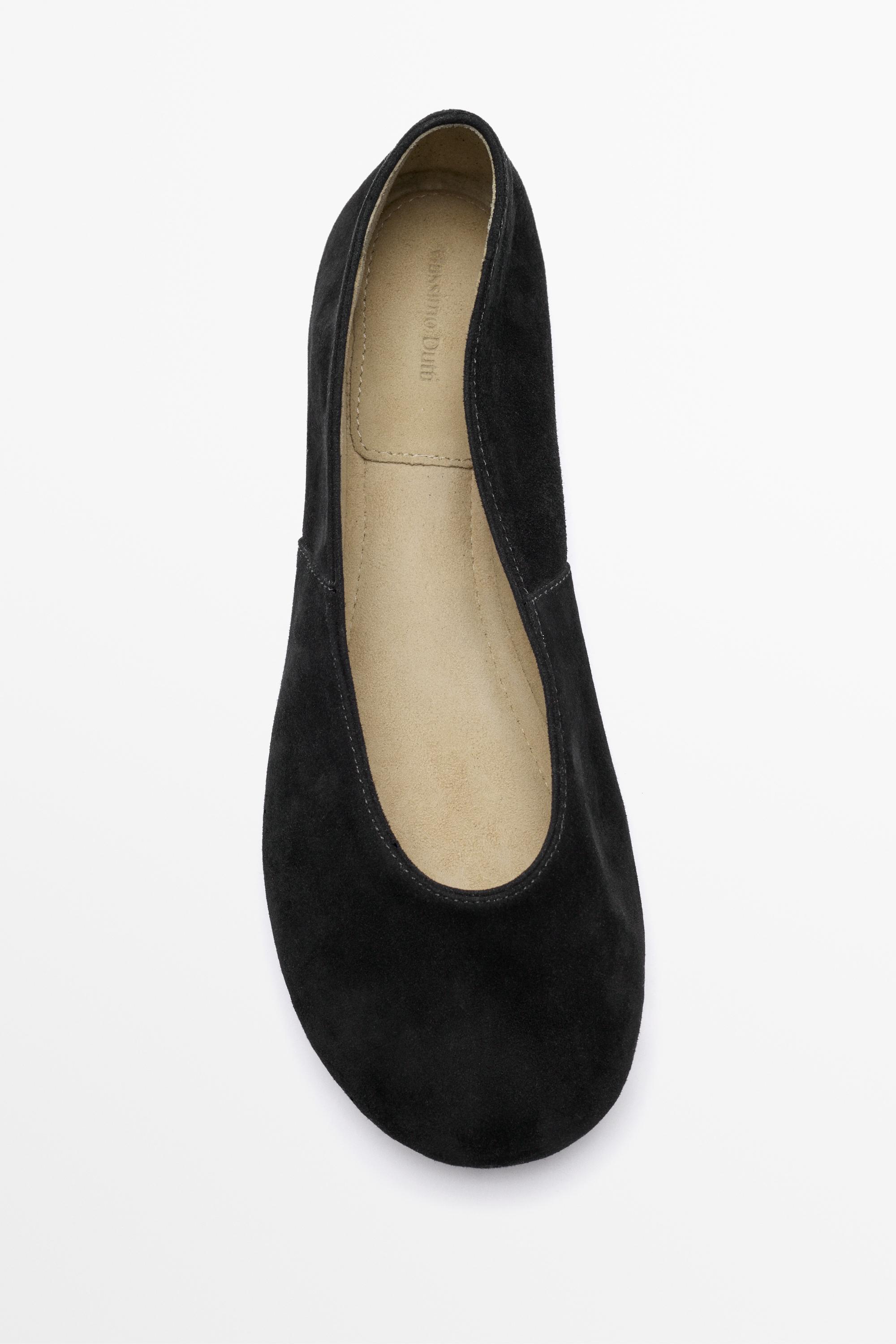 Soft suede goatskin ballet flat Black